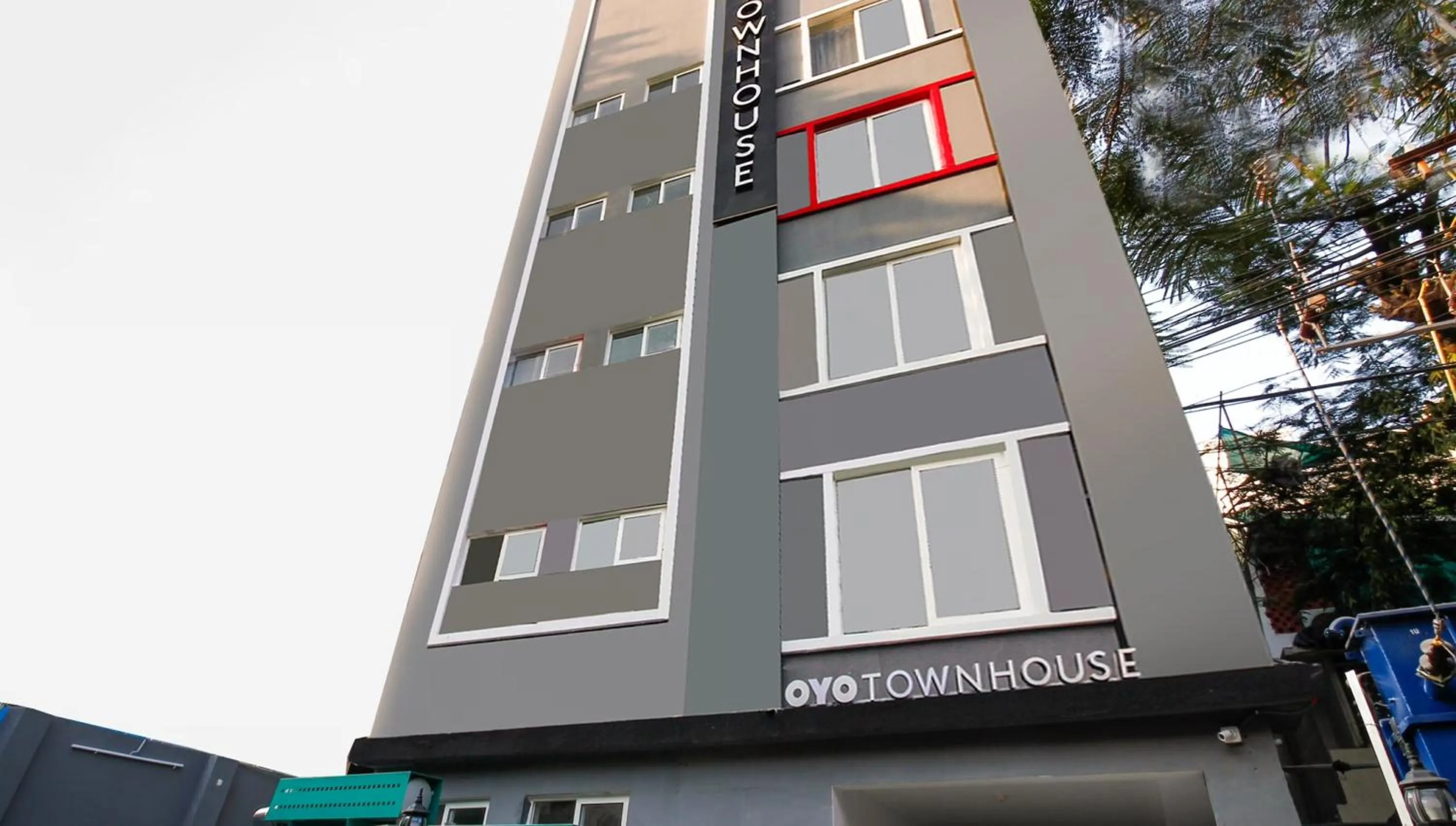 Facade/entrance in Super Townhouse RCC Elite