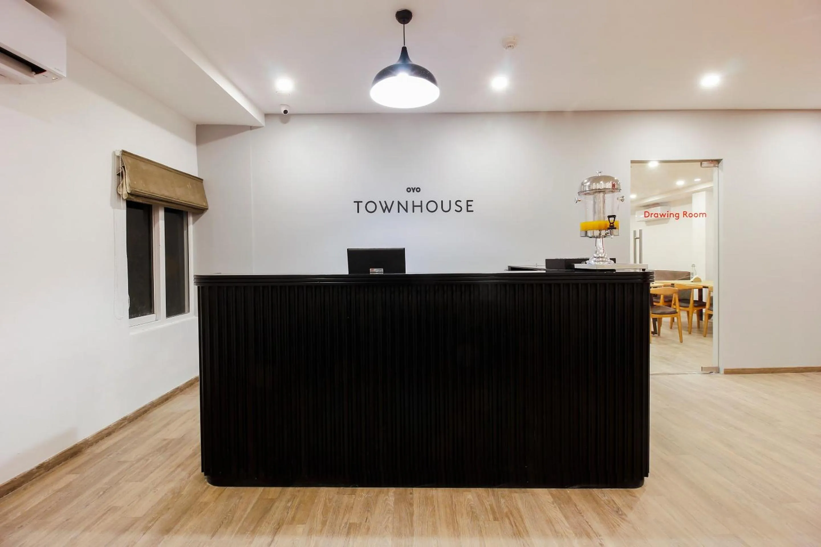 Lobby or reception in Super Townhouse RCC Elite