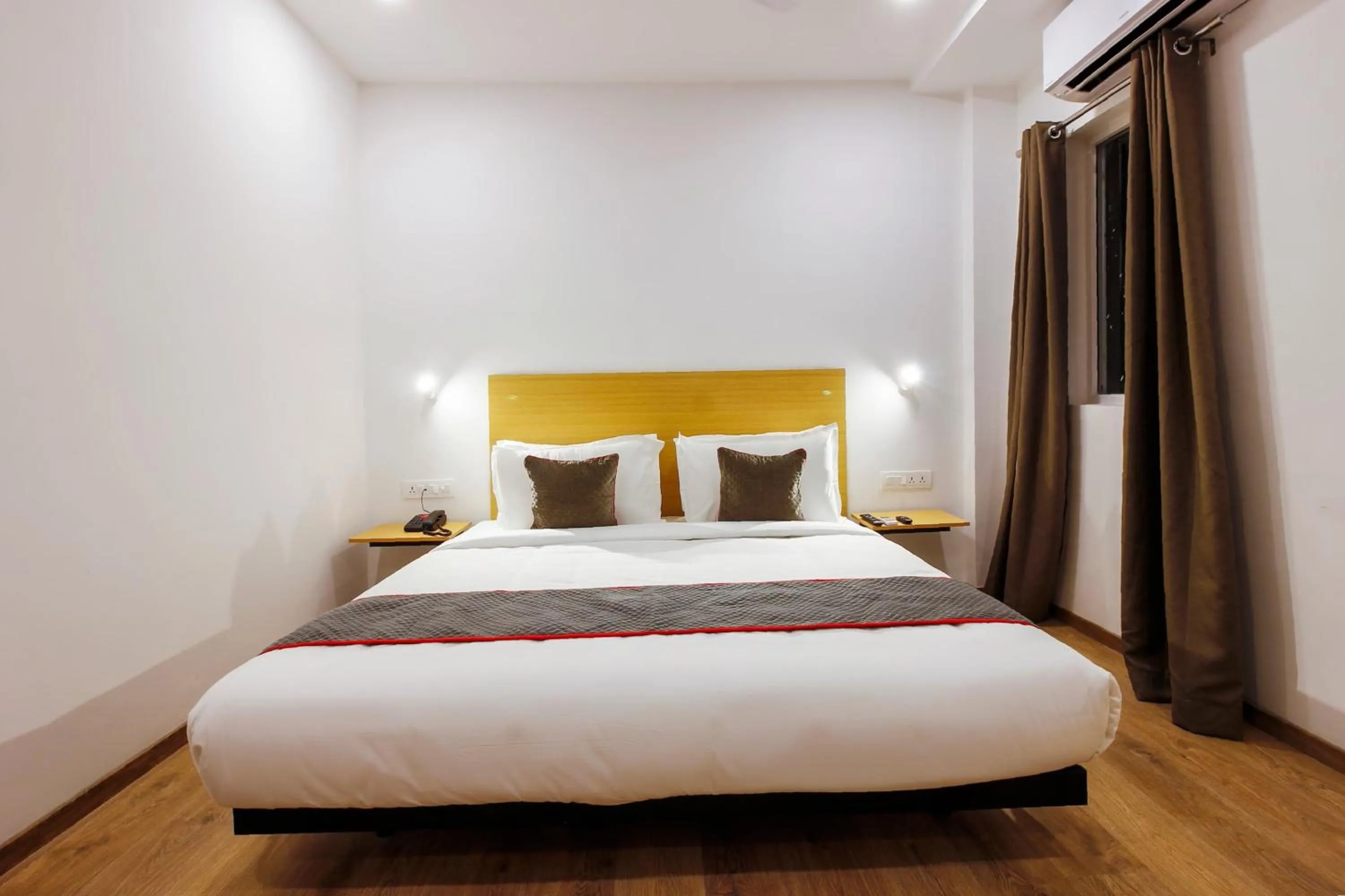 Bedroom, Bed in Super Townhouse RCC Elite