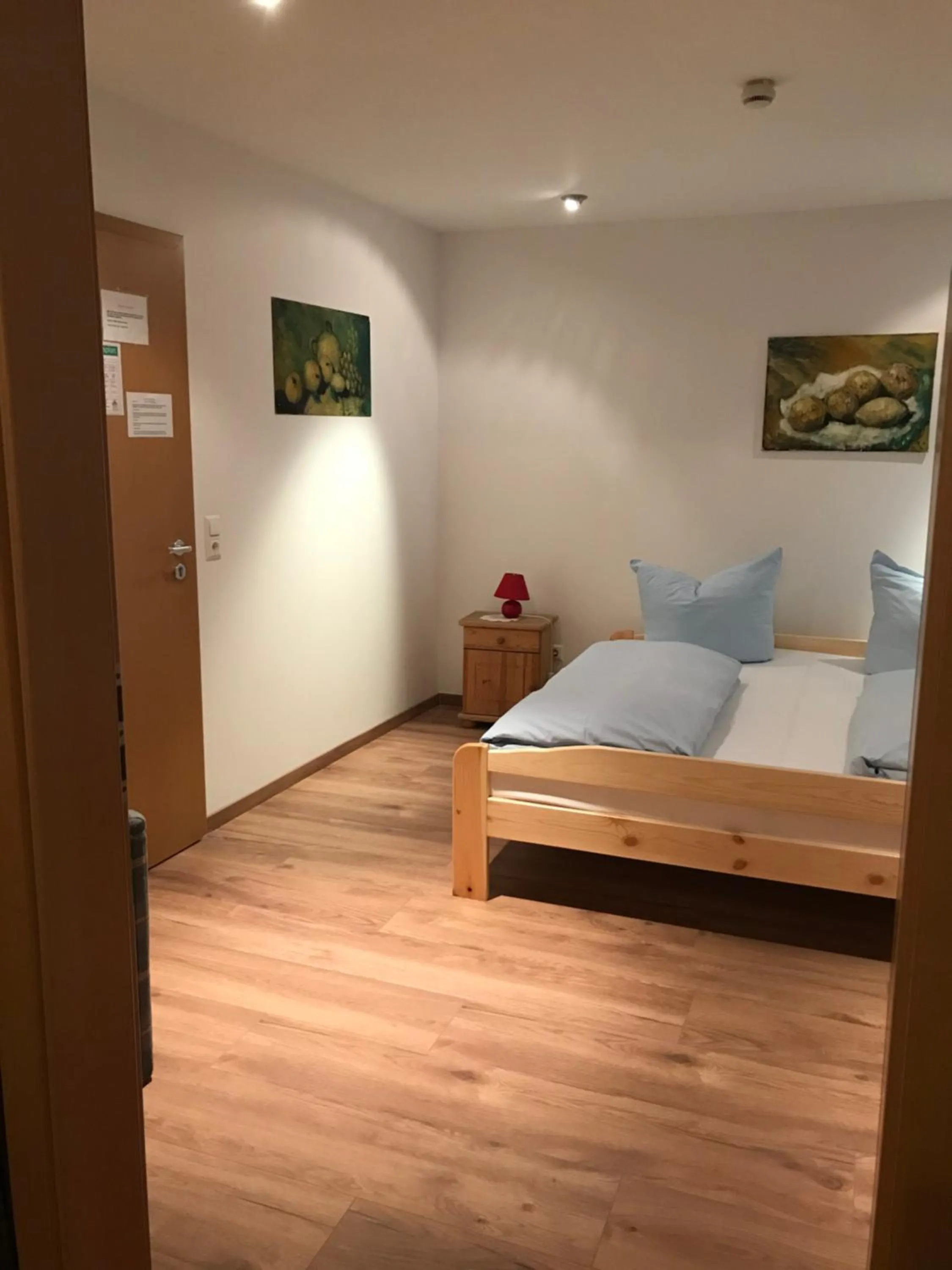 Bed in Hotel Guntia Boardinghouse virtueller check in und Zimmer Zugang