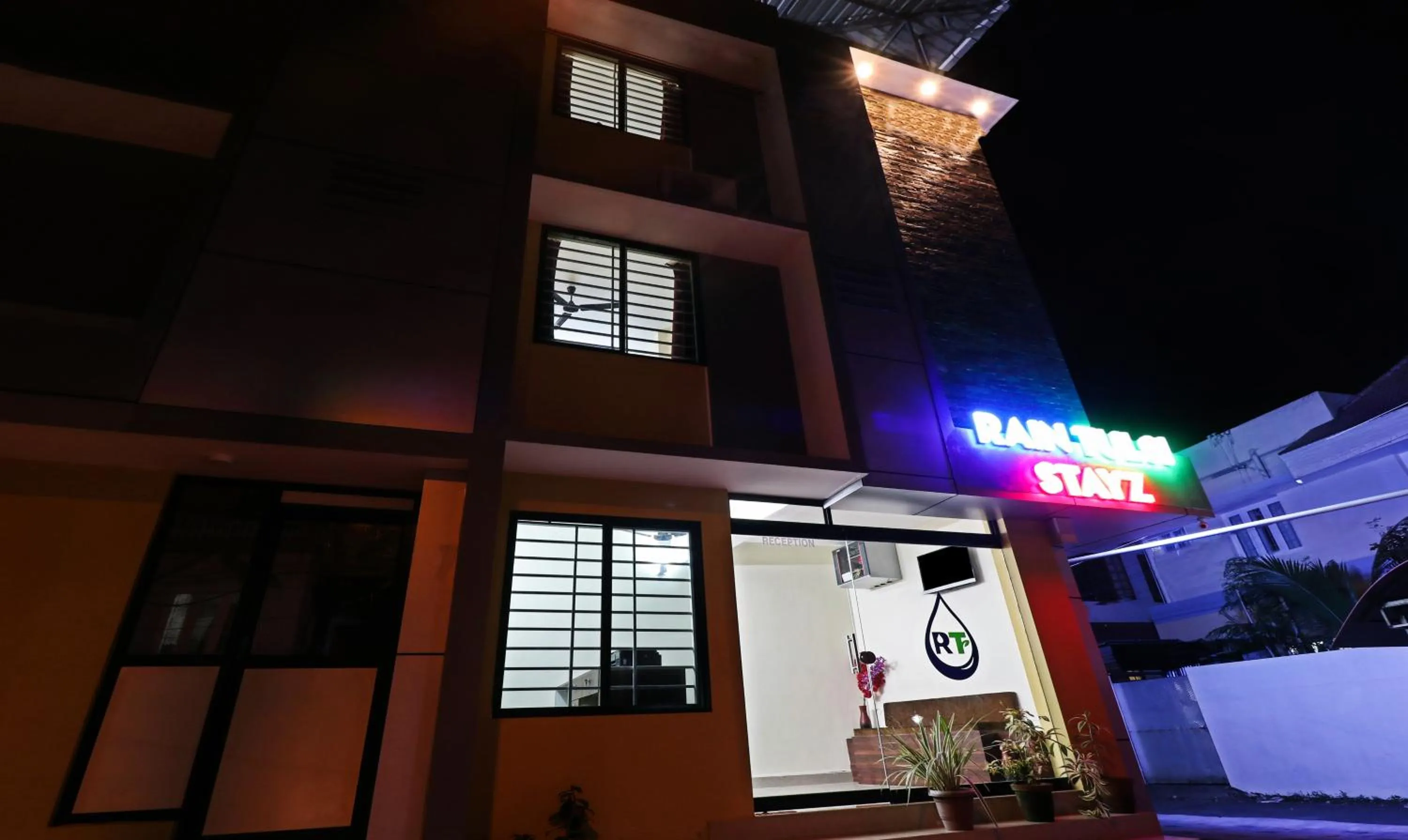 Facade/entrance in Itsy Hotels Rain Tulsi Stayz, Palarivattom Junction