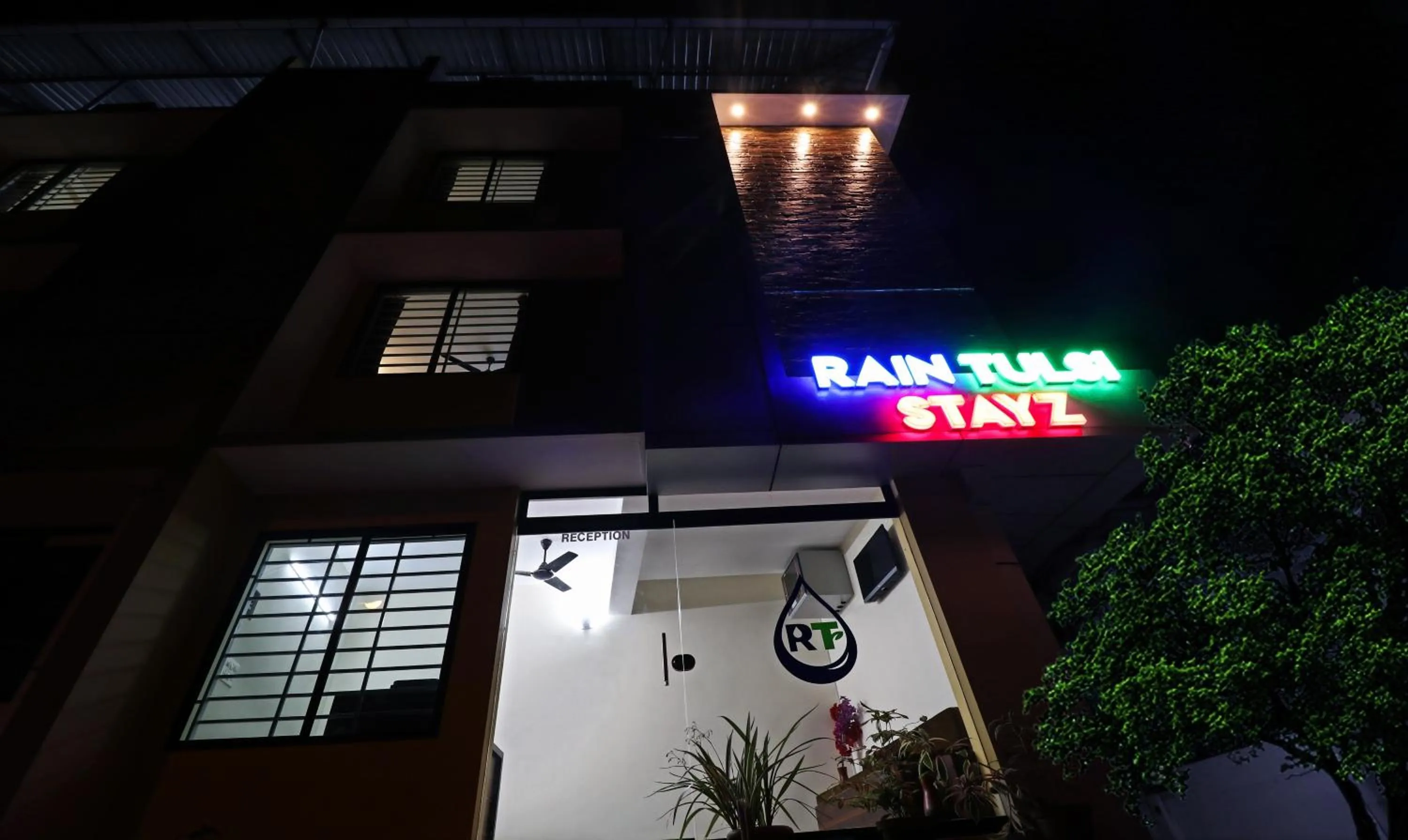 Facade/entrance in Itsy Hotels Rain Tulsi Stayz, Palarivattom Junction