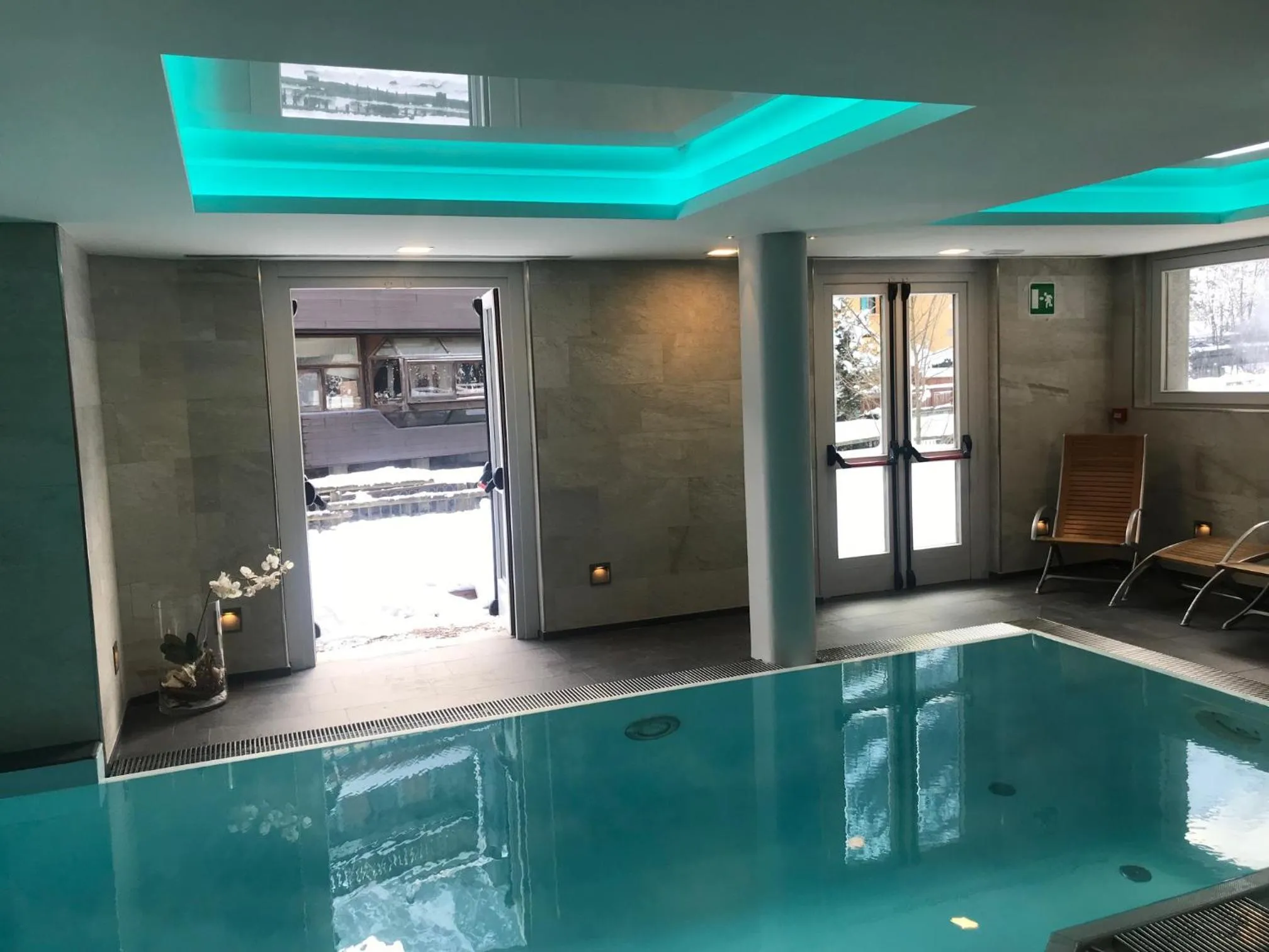 Swimming pool in Grand Hôtel des Alpes