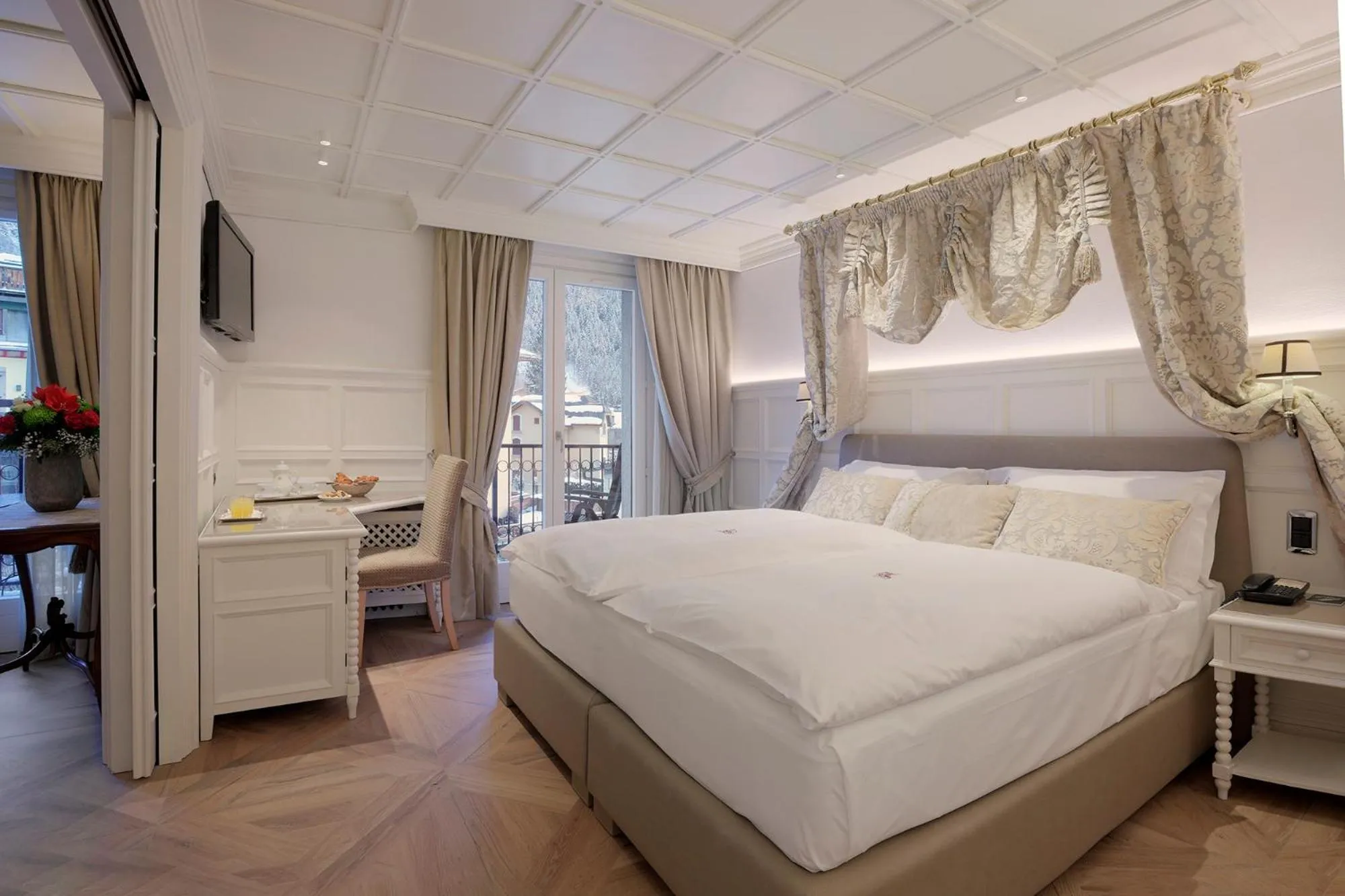 Bed in Grand Hôtel des Alpes