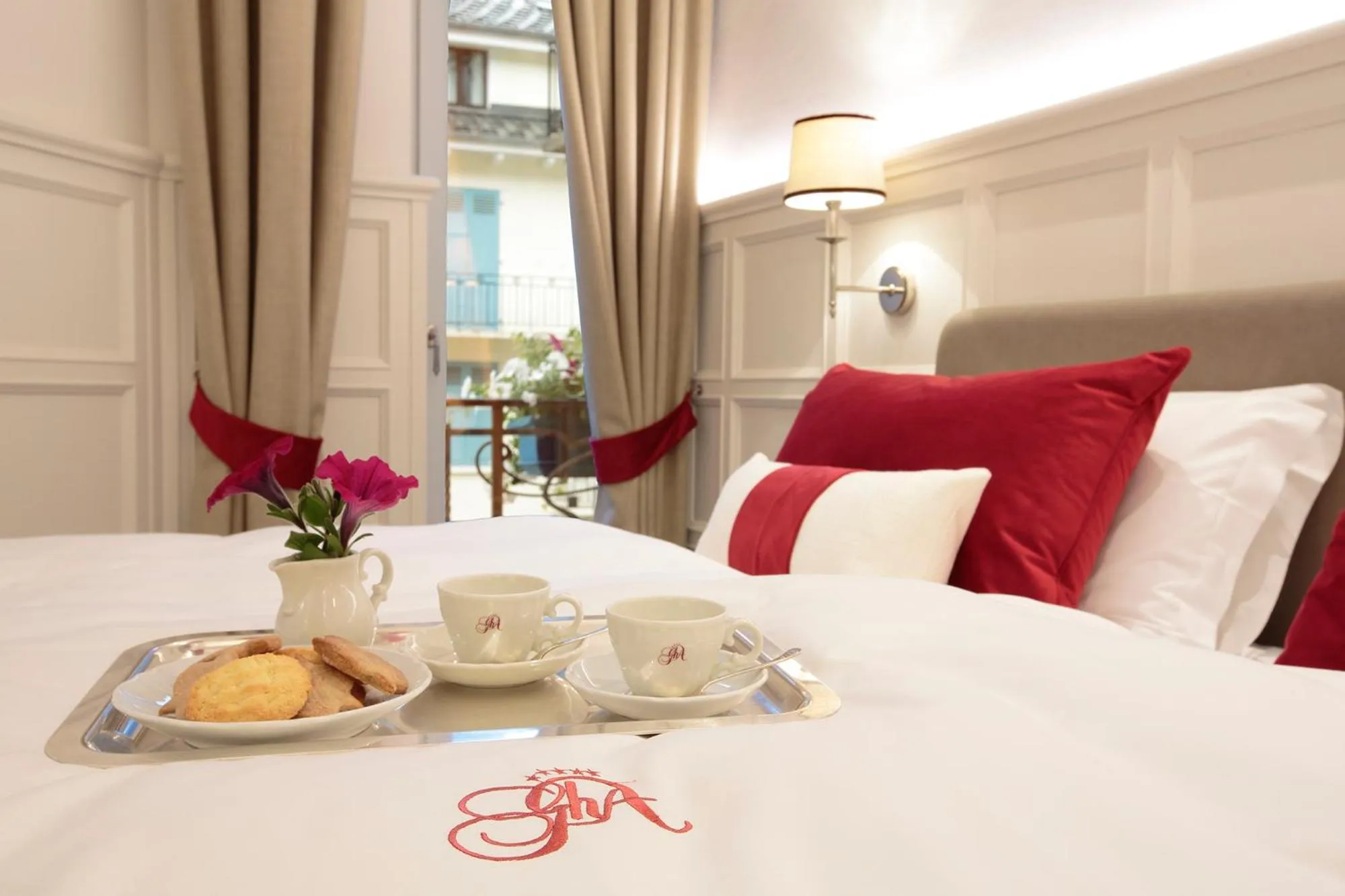 Bed in Grand Hôtel des Alpes