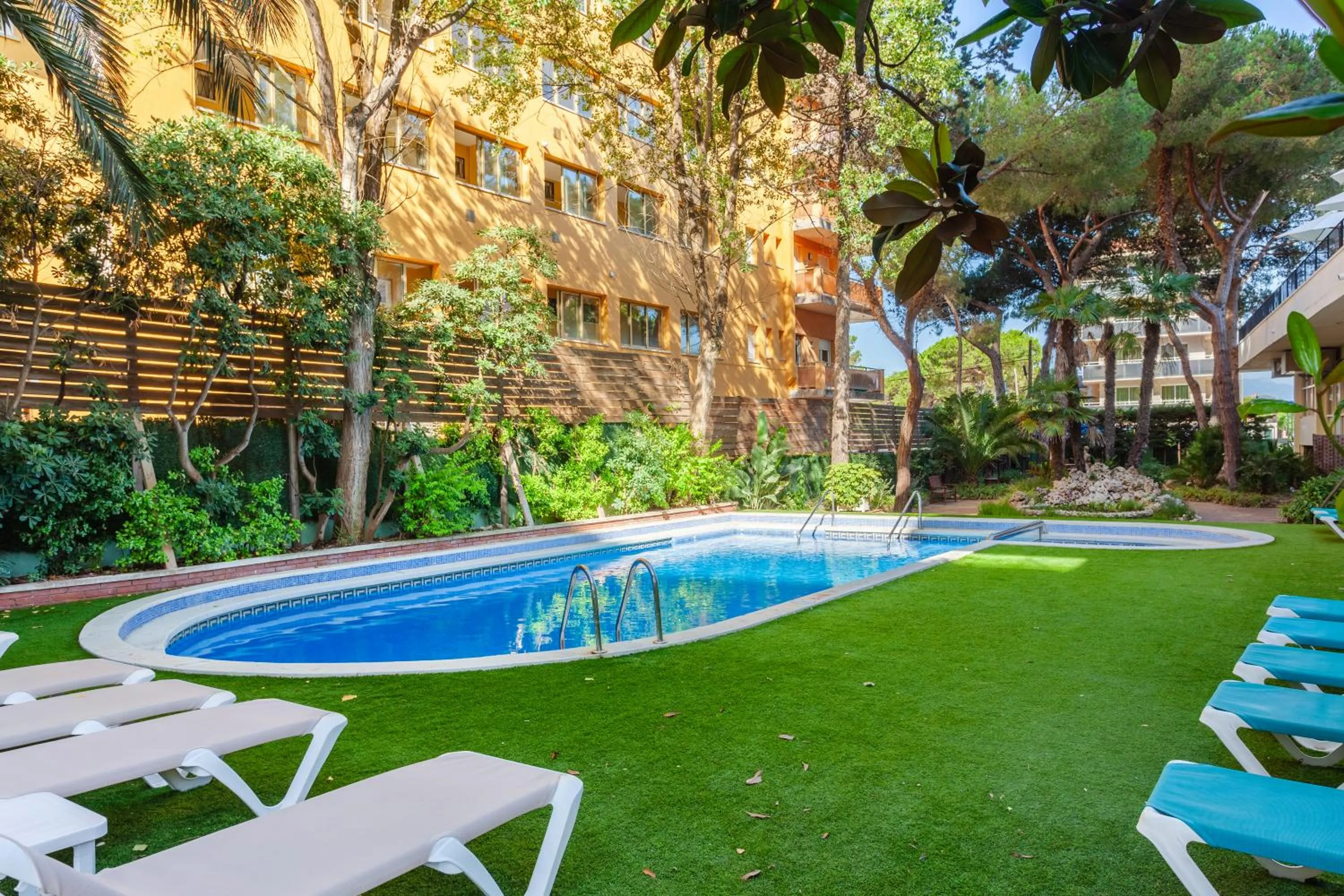 Swimming pool in Checkin Blanes