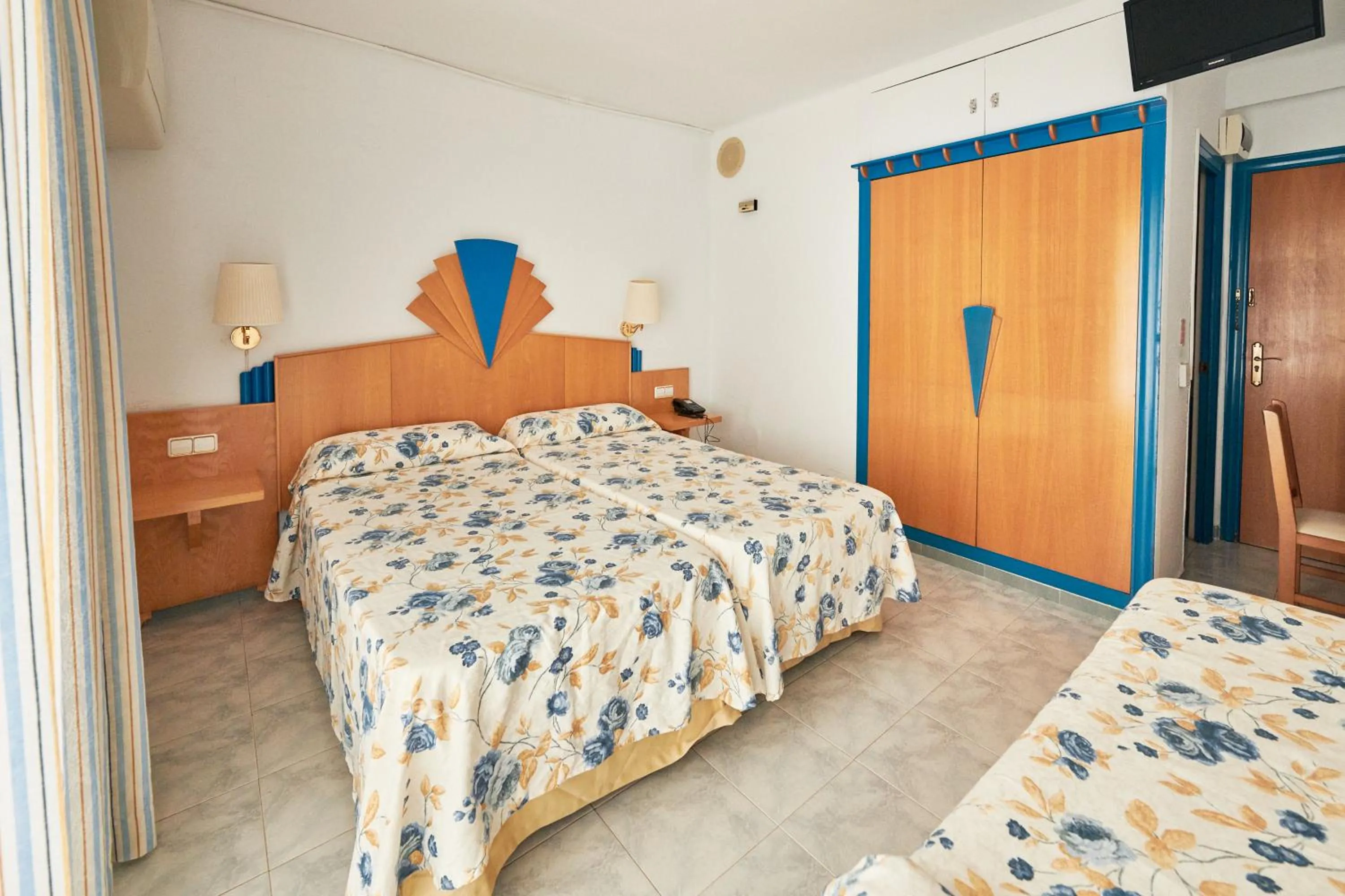 Bedroom in Checkin Blanes