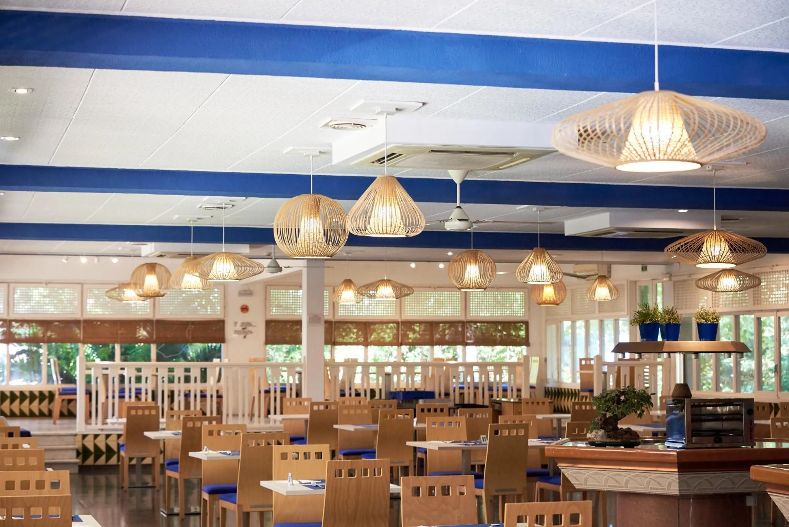 Restaurant/places to eat in Checkin Blanes