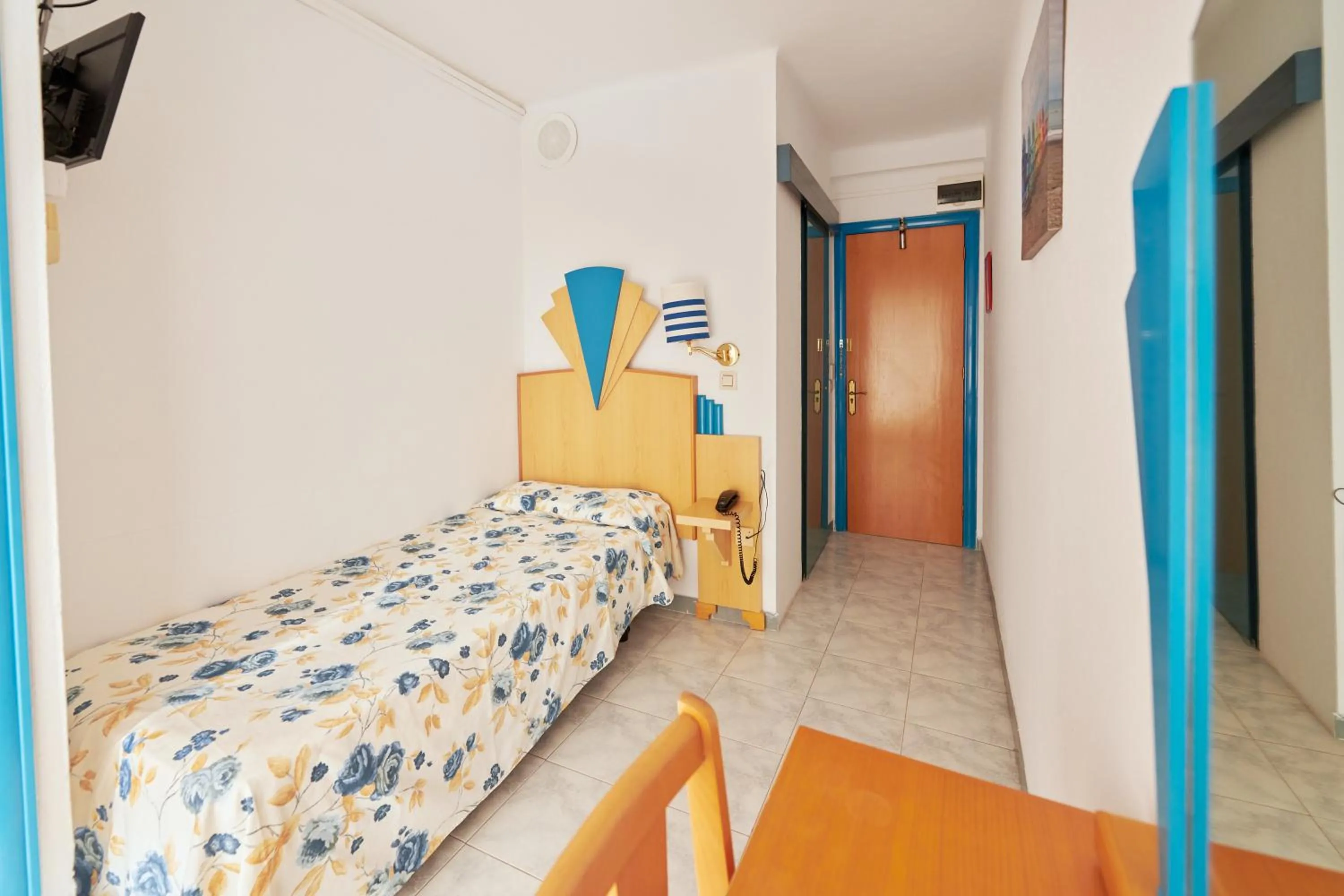 Bedroom in Checkin Blanes