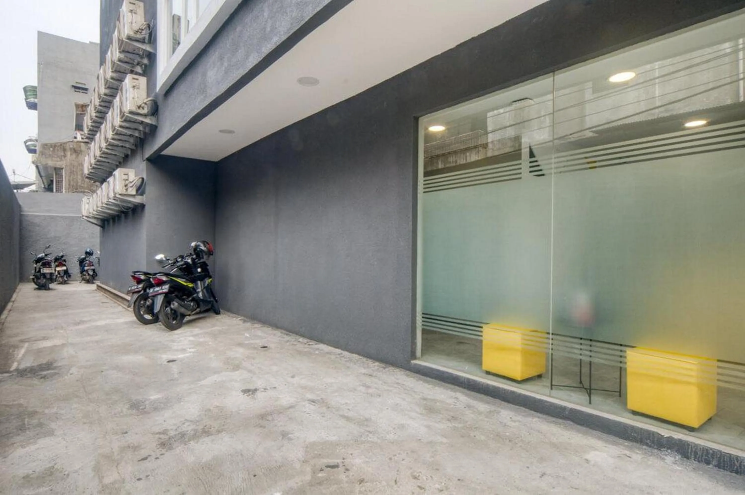 Parking in RedDoorz Plus at Cideng Timur