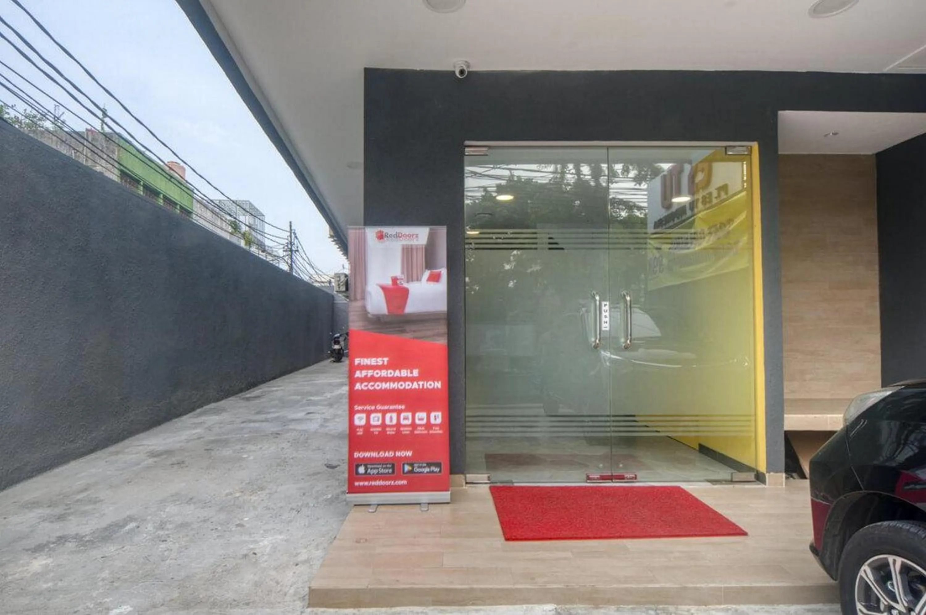 Facade/entrance in RedDoorz Plus at Cideng Timur