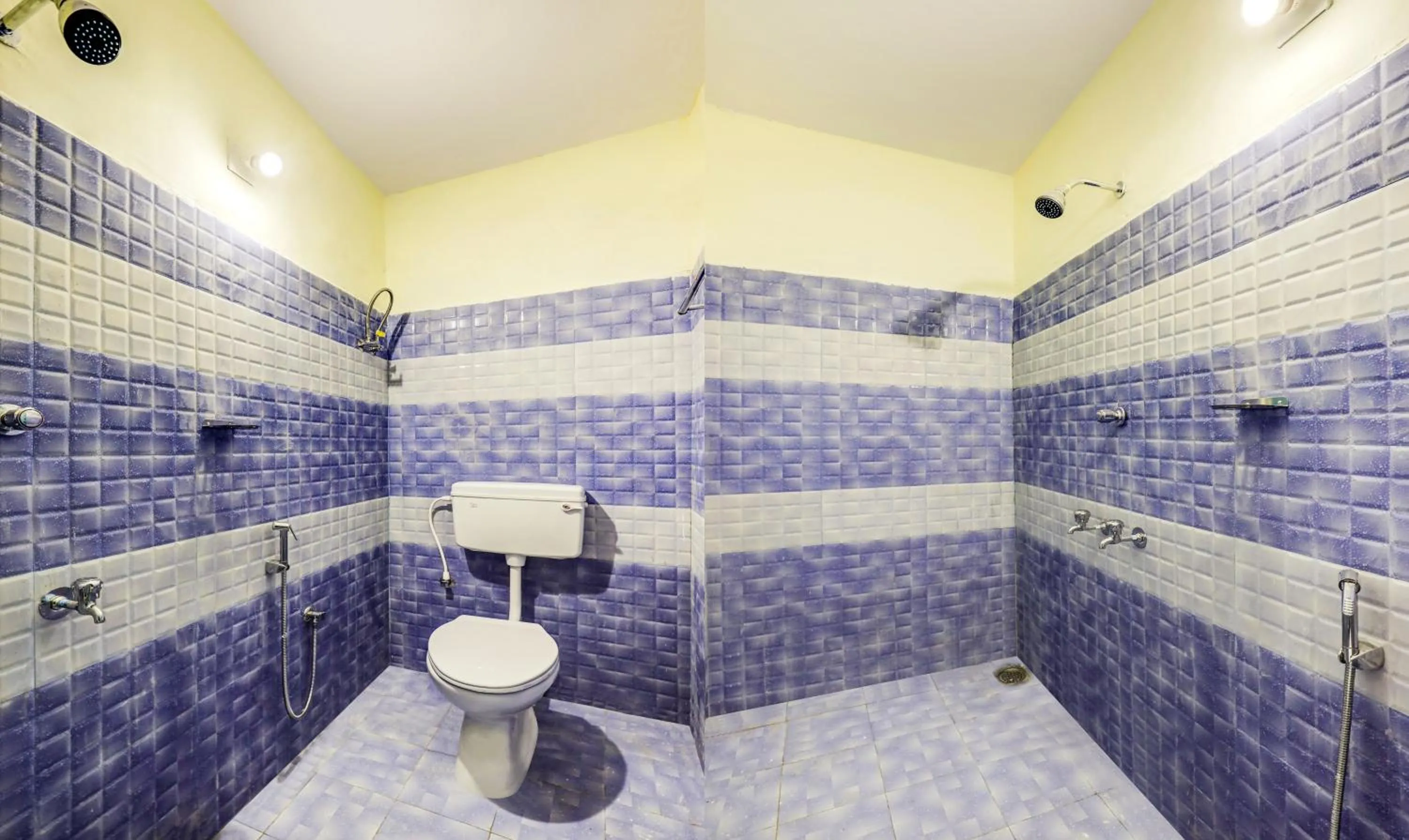 Bathroom in Umaiyyal Home Stay