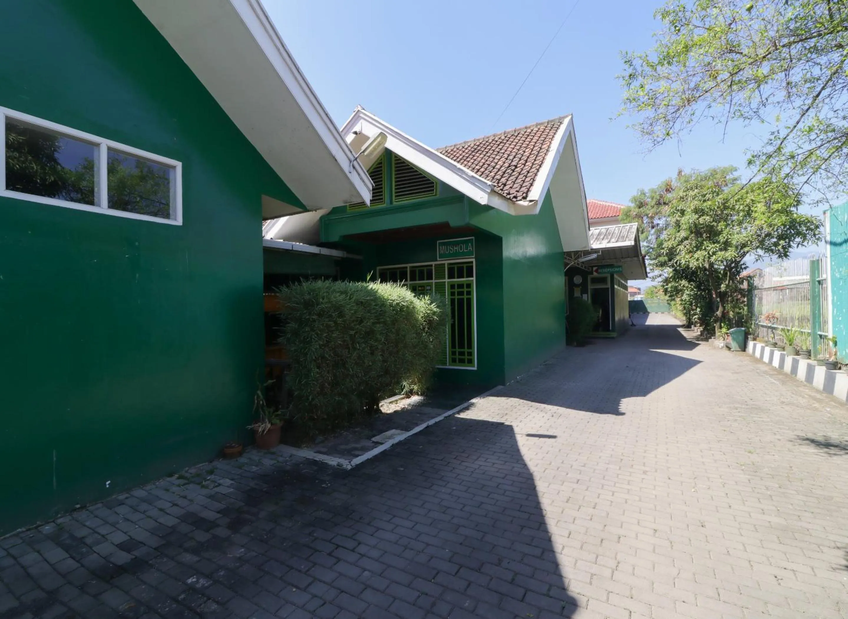 Property building in Cantik Hotel