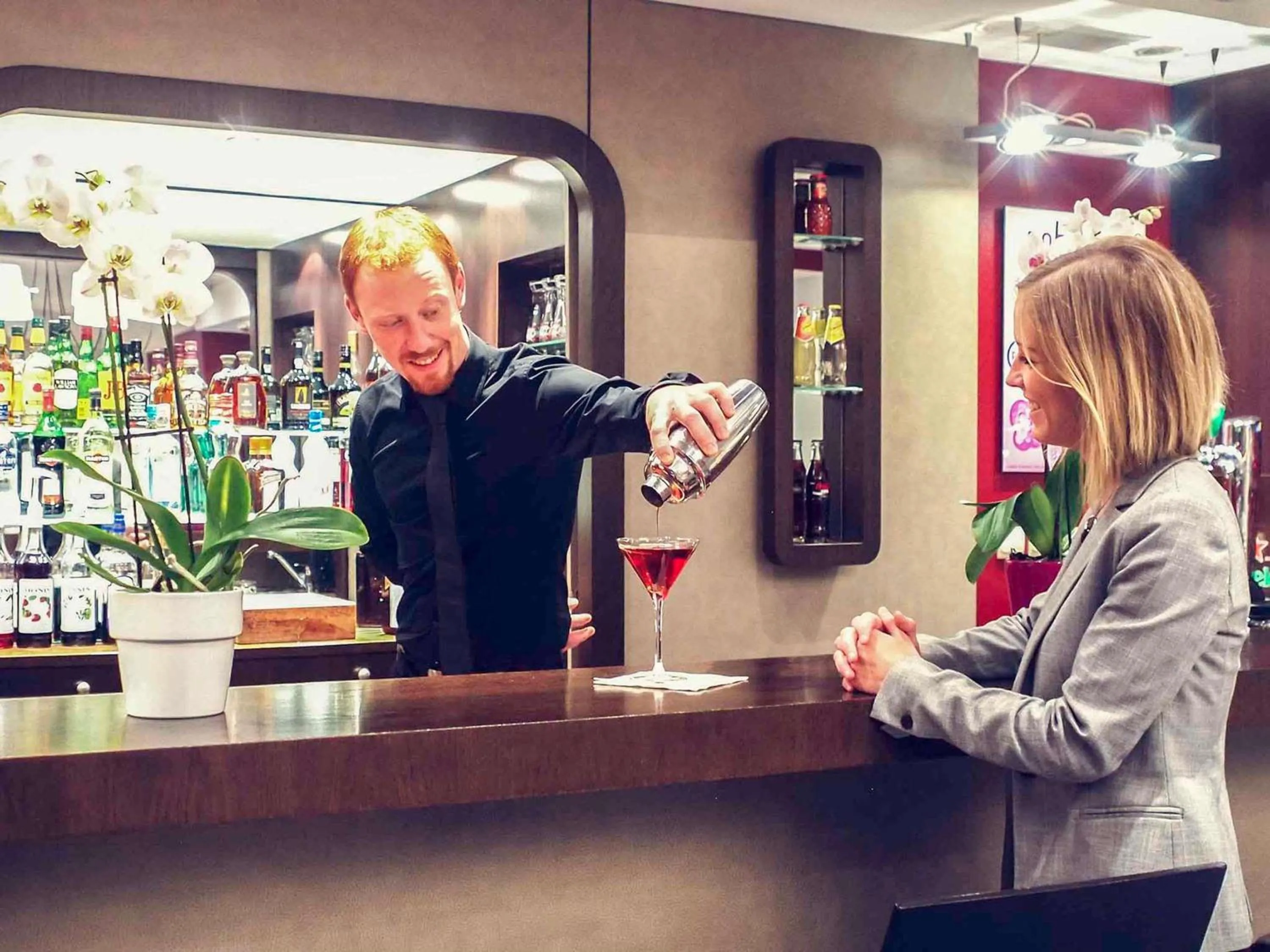 Lounge or bar in Mercure Angers Centre Gare