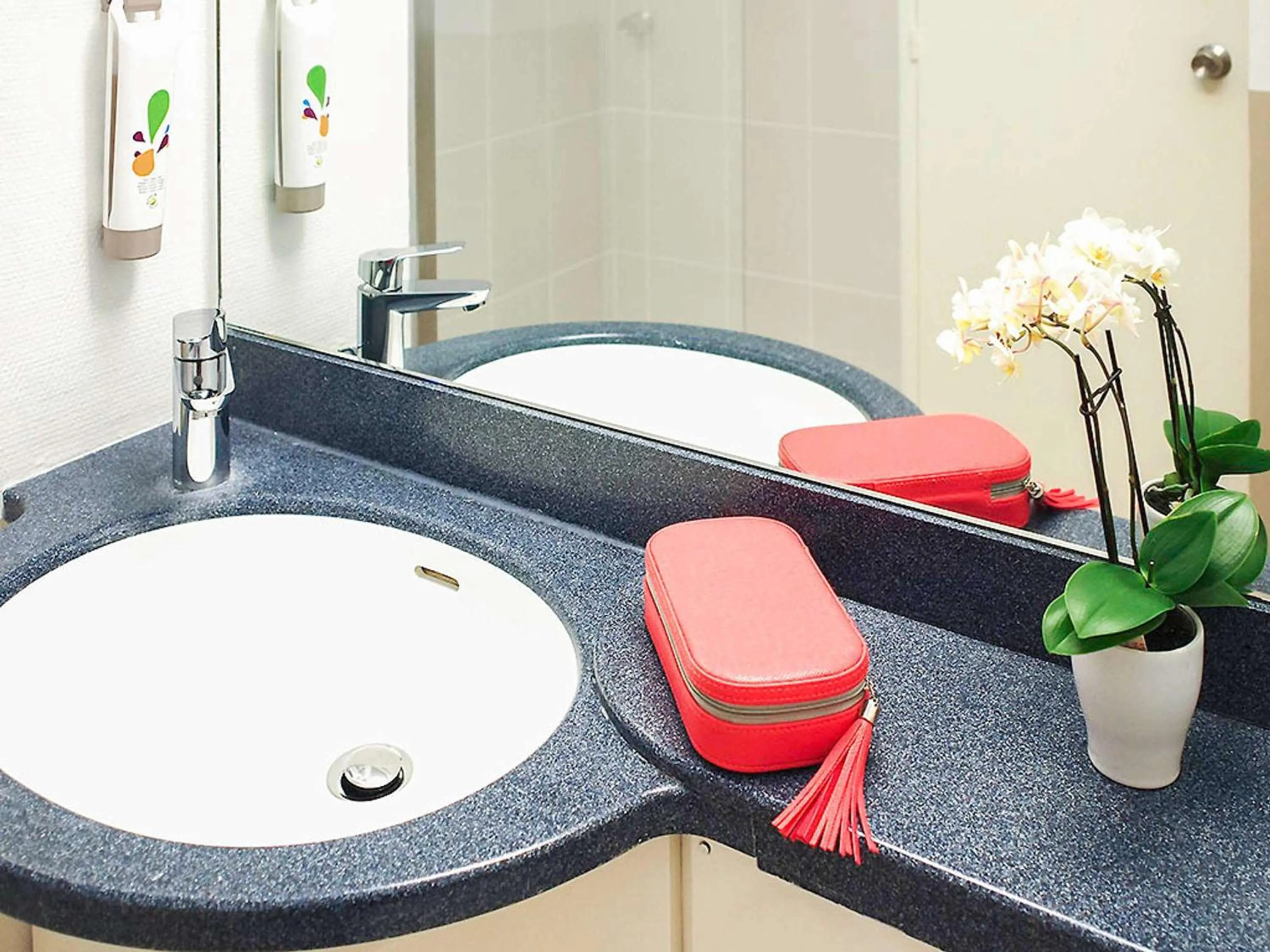 Bedroom in ibis Styles Angers Centre Gare