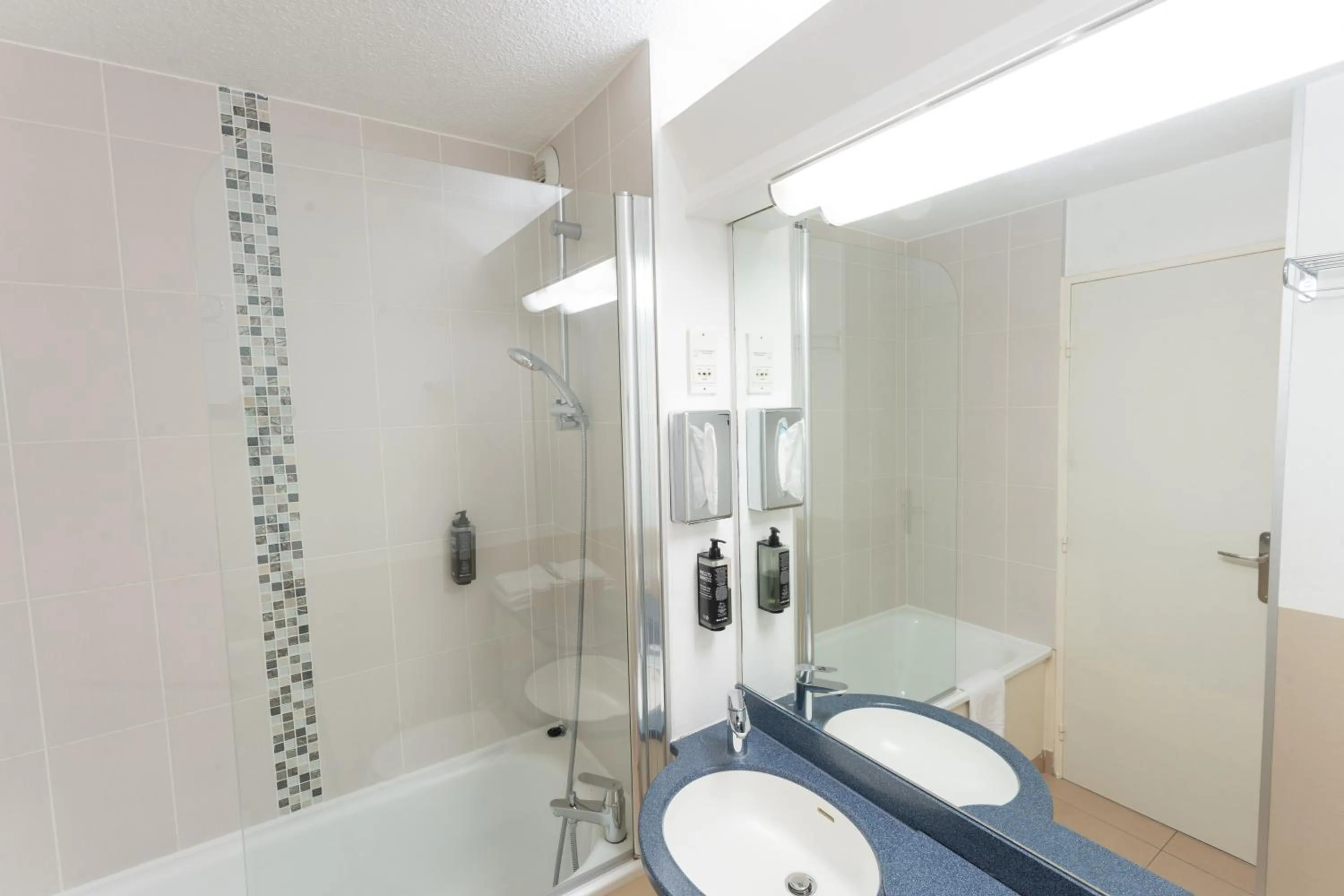 Toilet in ibis Styles Angers Centre Gare