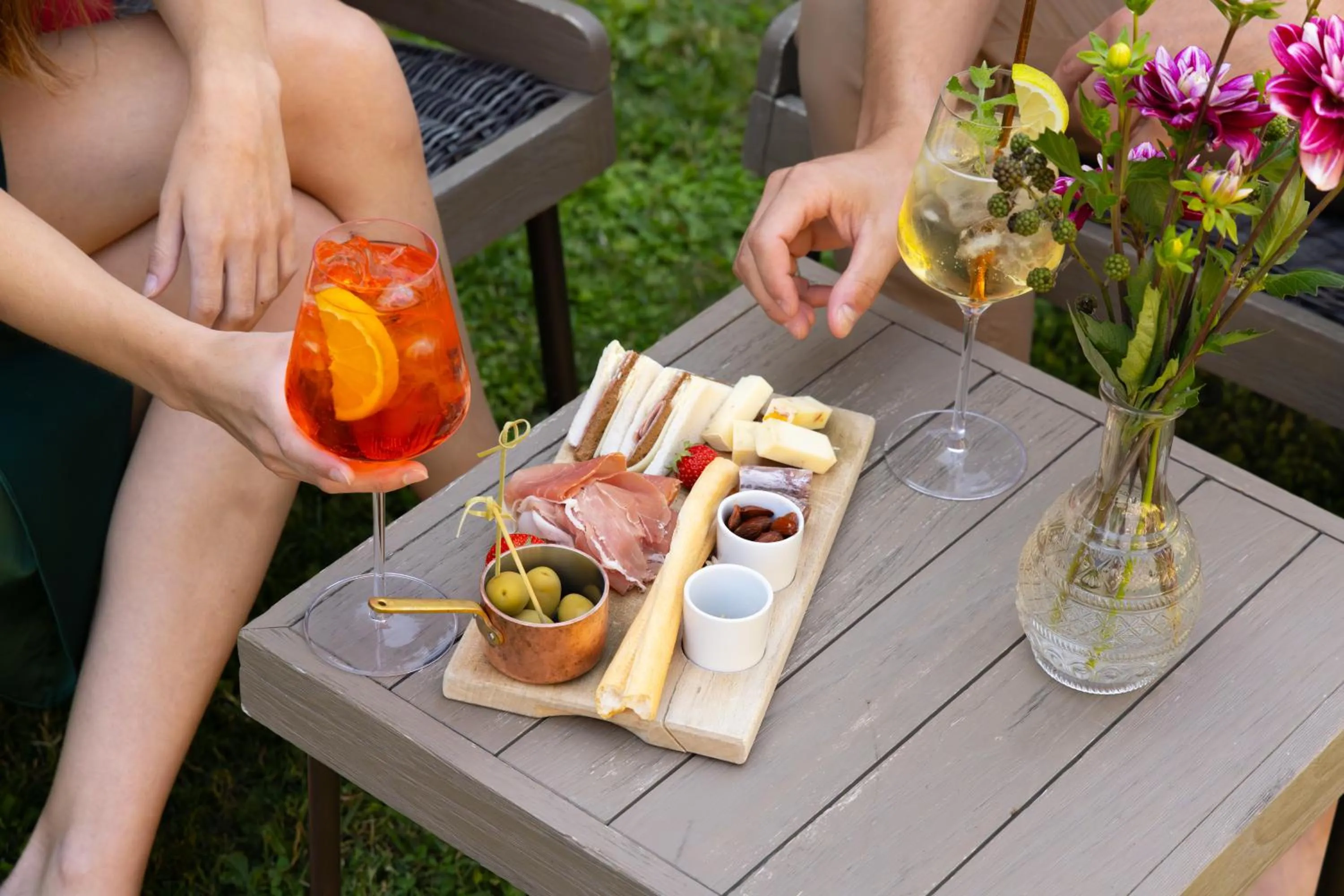 Restaurant/places to eat in QC Hotel Monte Bianco