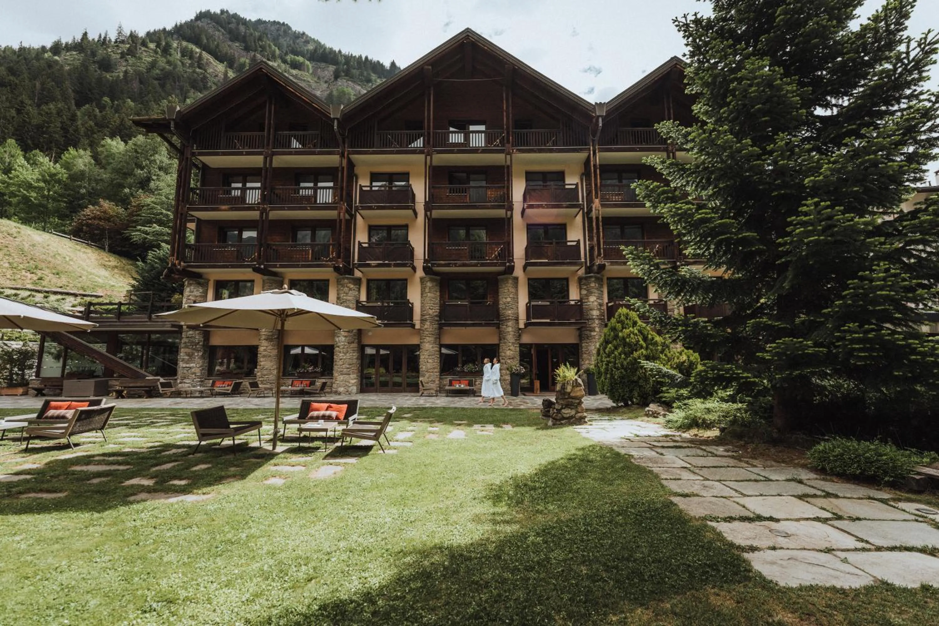 Property building in QC Hotel Monte Bianco