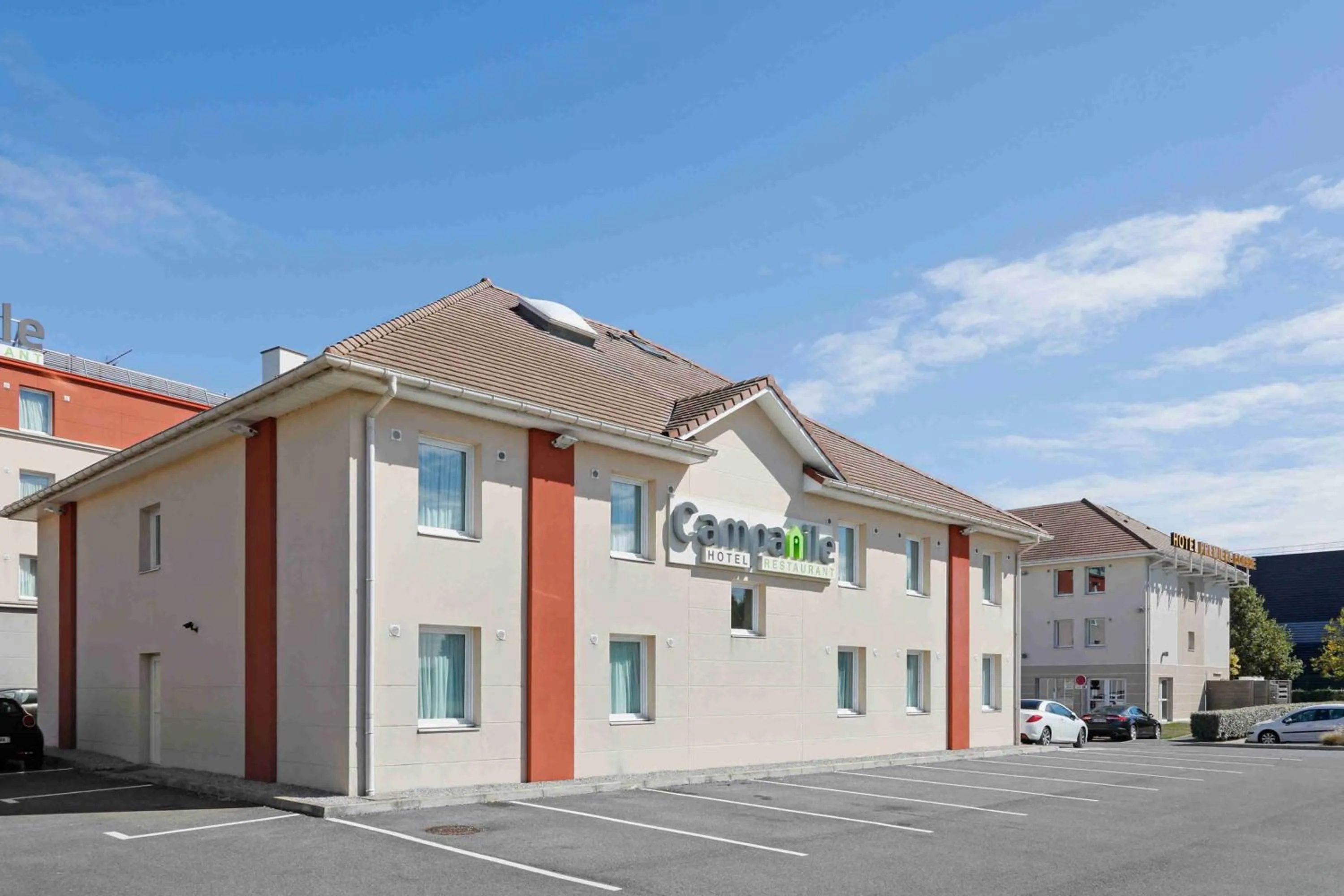 Property building in Campanile Roissy - Aéroport CDG - Le Mesnil Amelot