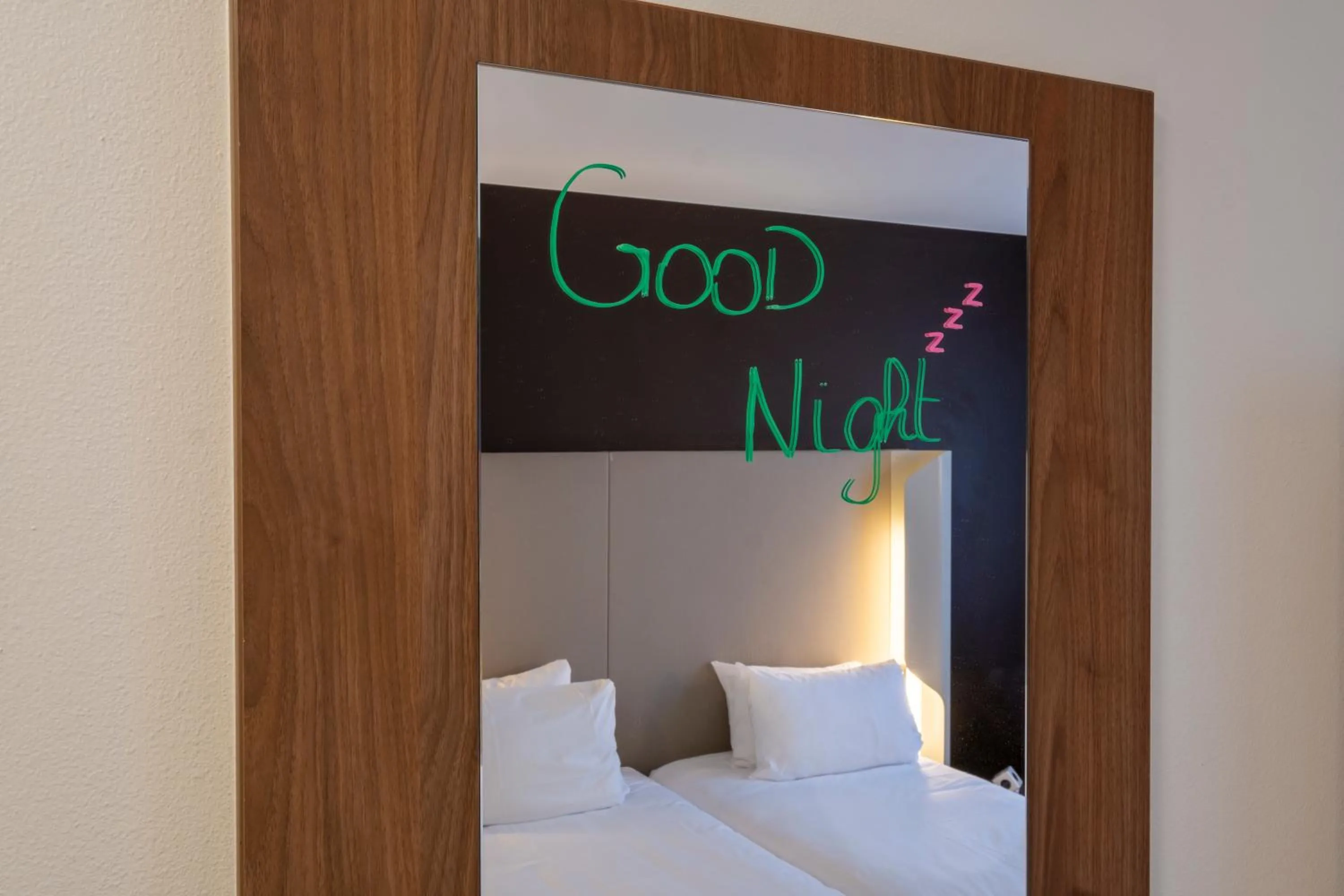 Bed in Campanile Roissy - Aéroport CDG - Le Mesnil Amelot