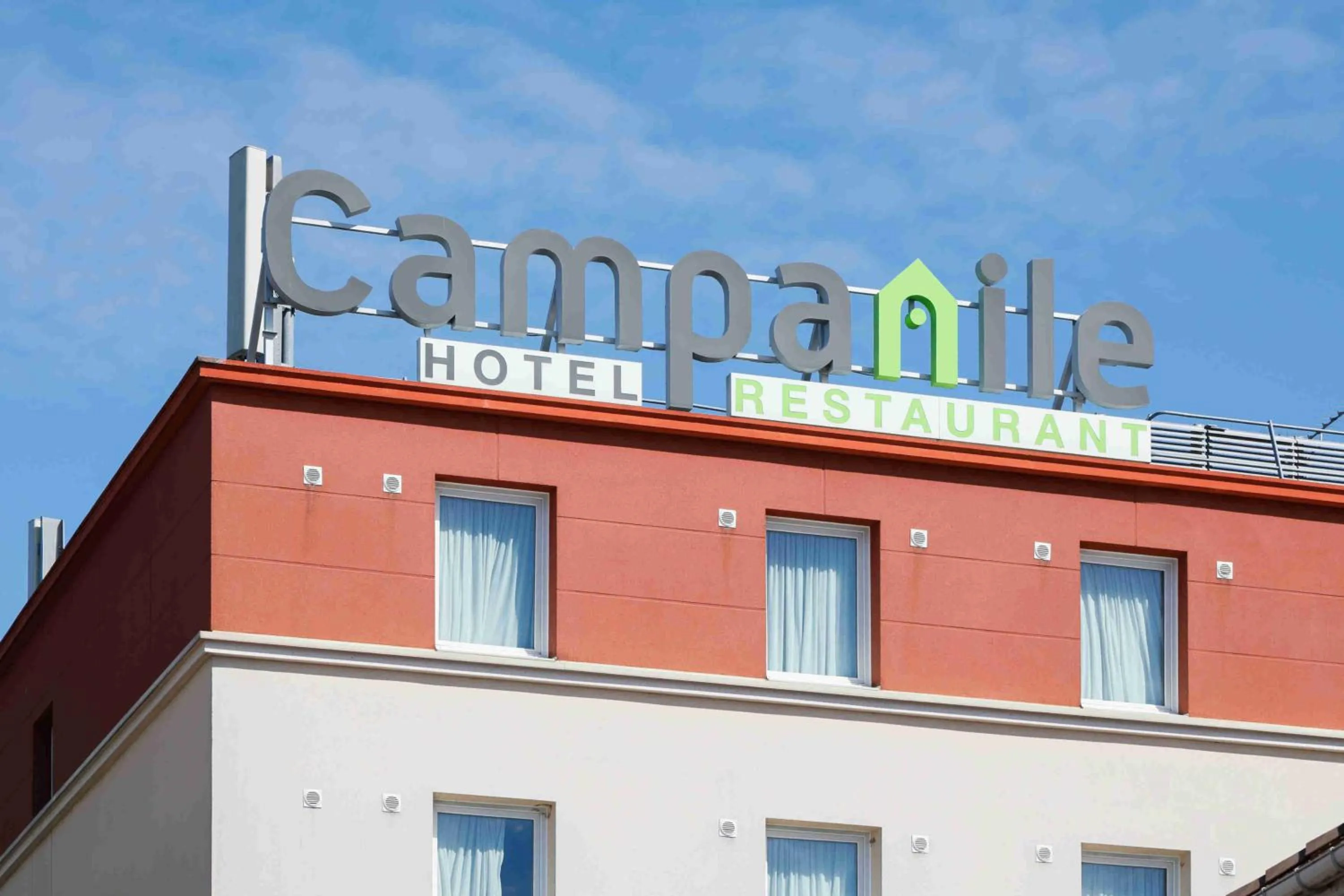 Property building in Campanile Roissy - Aéroport CDG - Le Mesnil Amelot