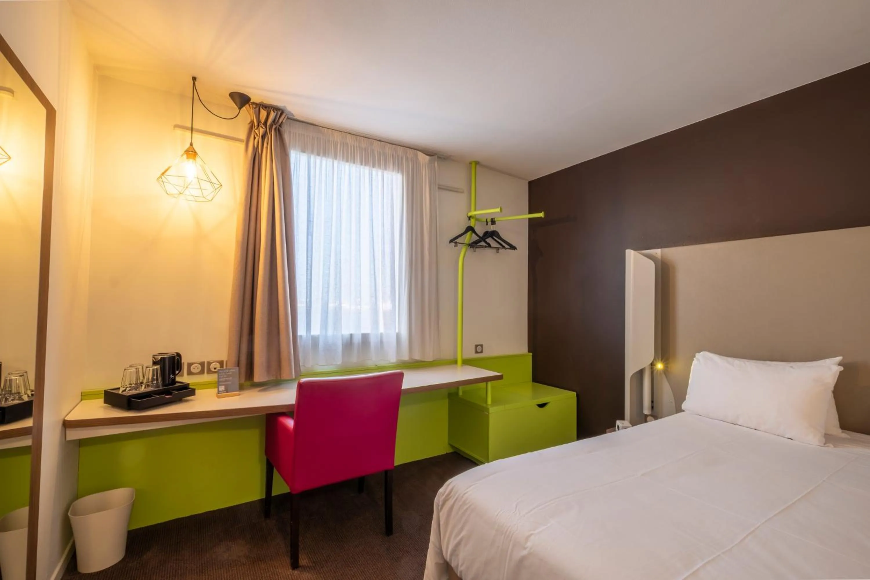 Bed in Campanile Roissy - Aéroport CDG - Le Mesnil Amelot