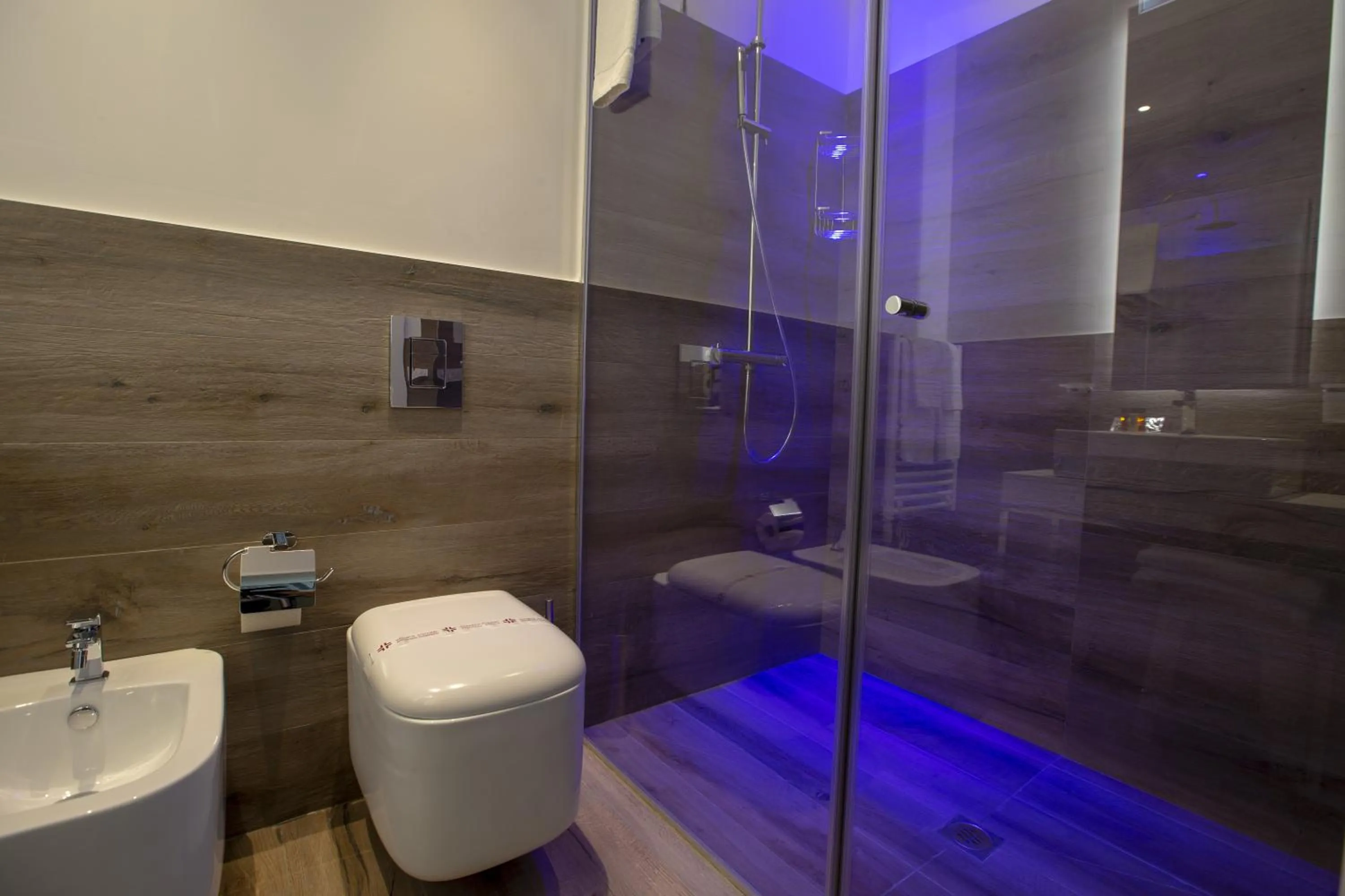 Bathroom in Luxmarì Hotel & Spa