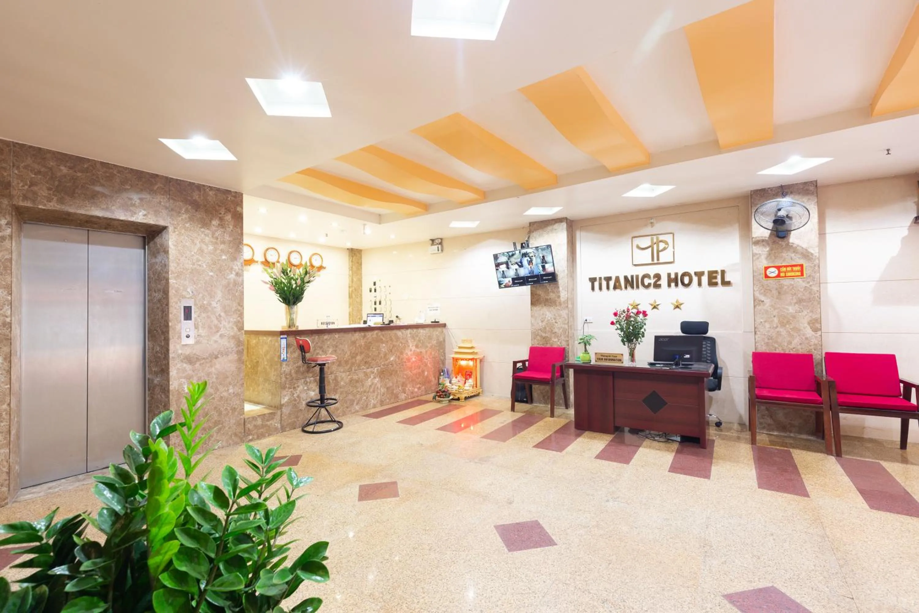 Lobby or reception in Titanic 2 Hotel