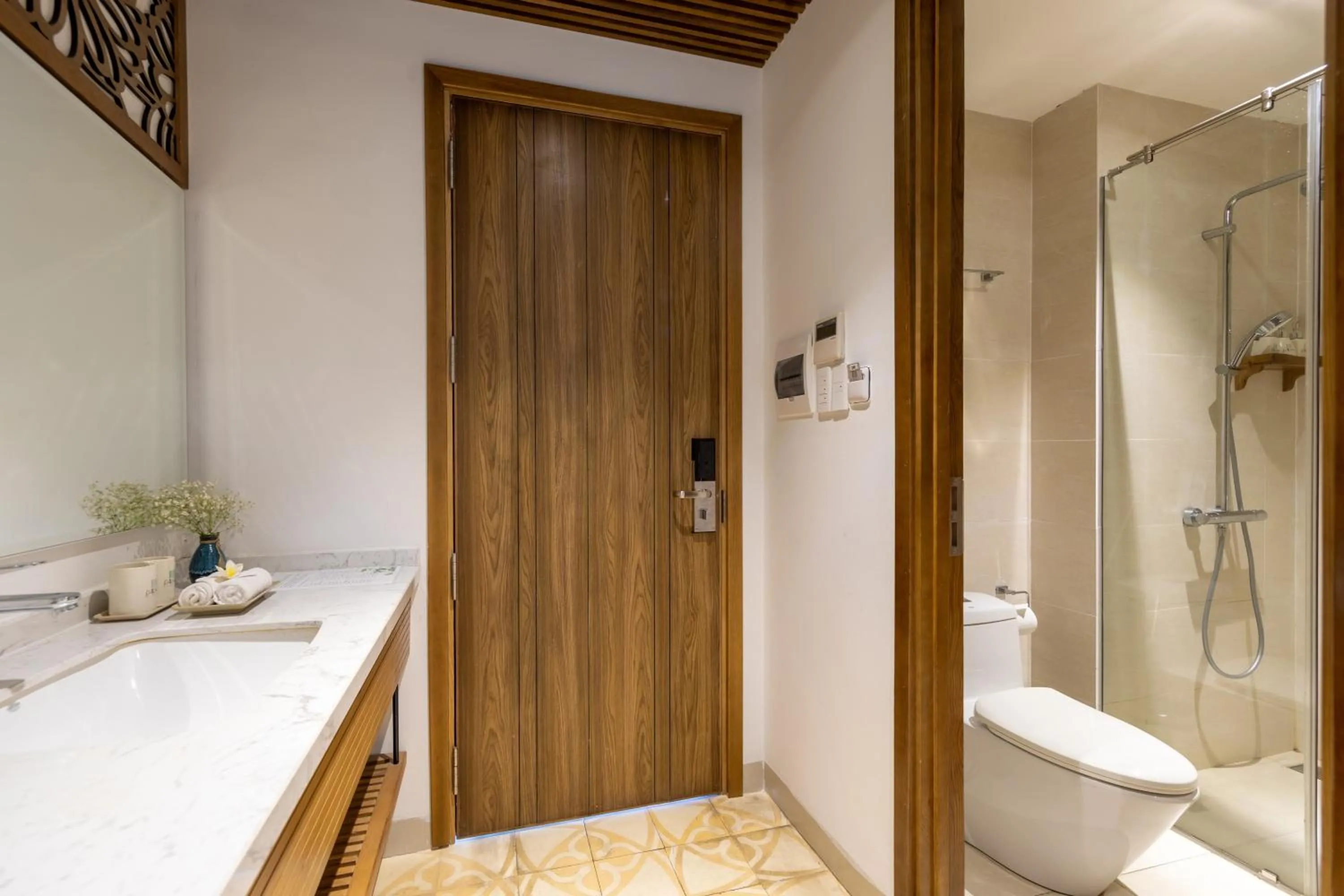 Shower in Daisy Boutique Hotel