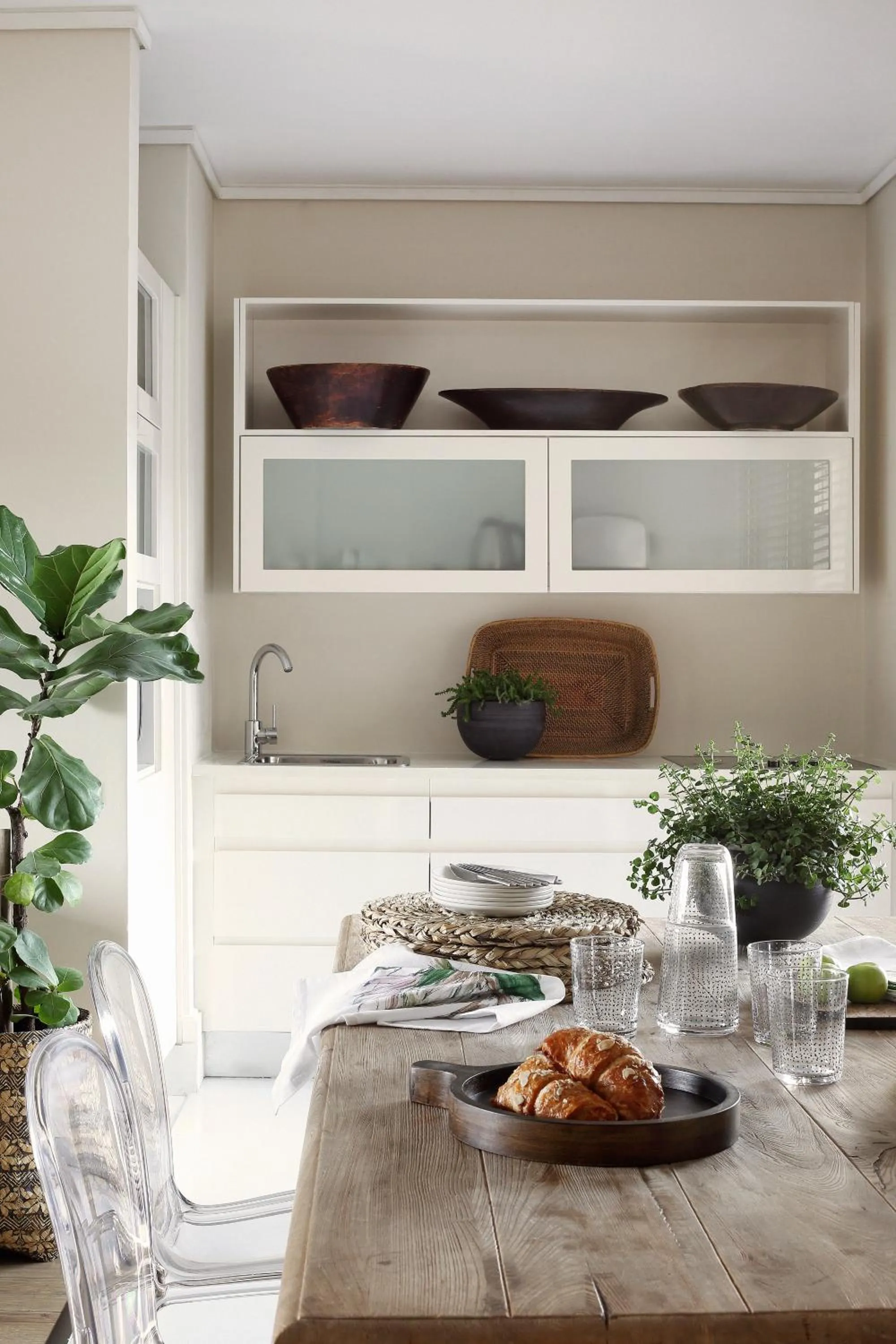 Kitchen or kitchenette in Asilia Suites Knysna Waterfront