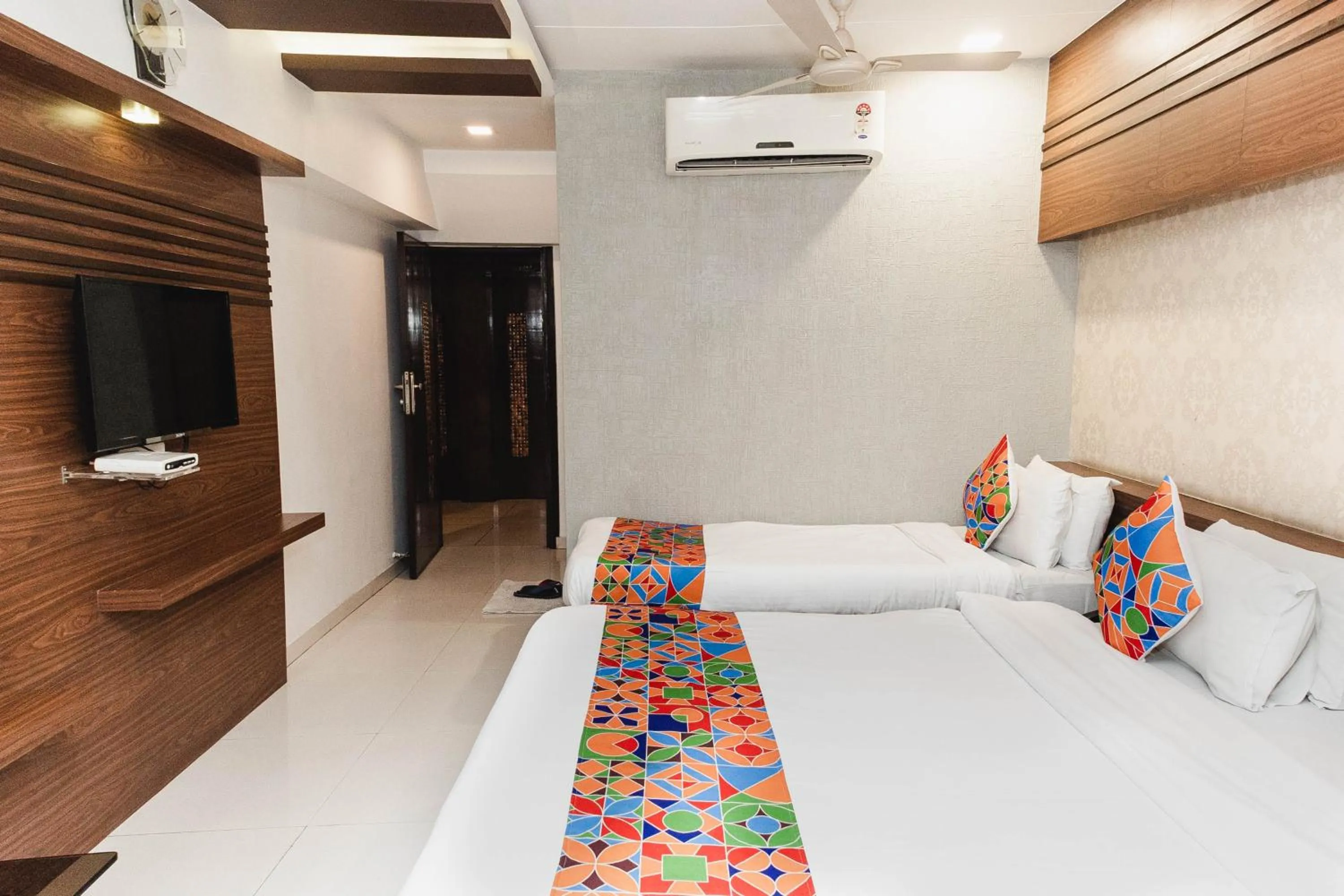 Bed in Hotel Amber Railway station