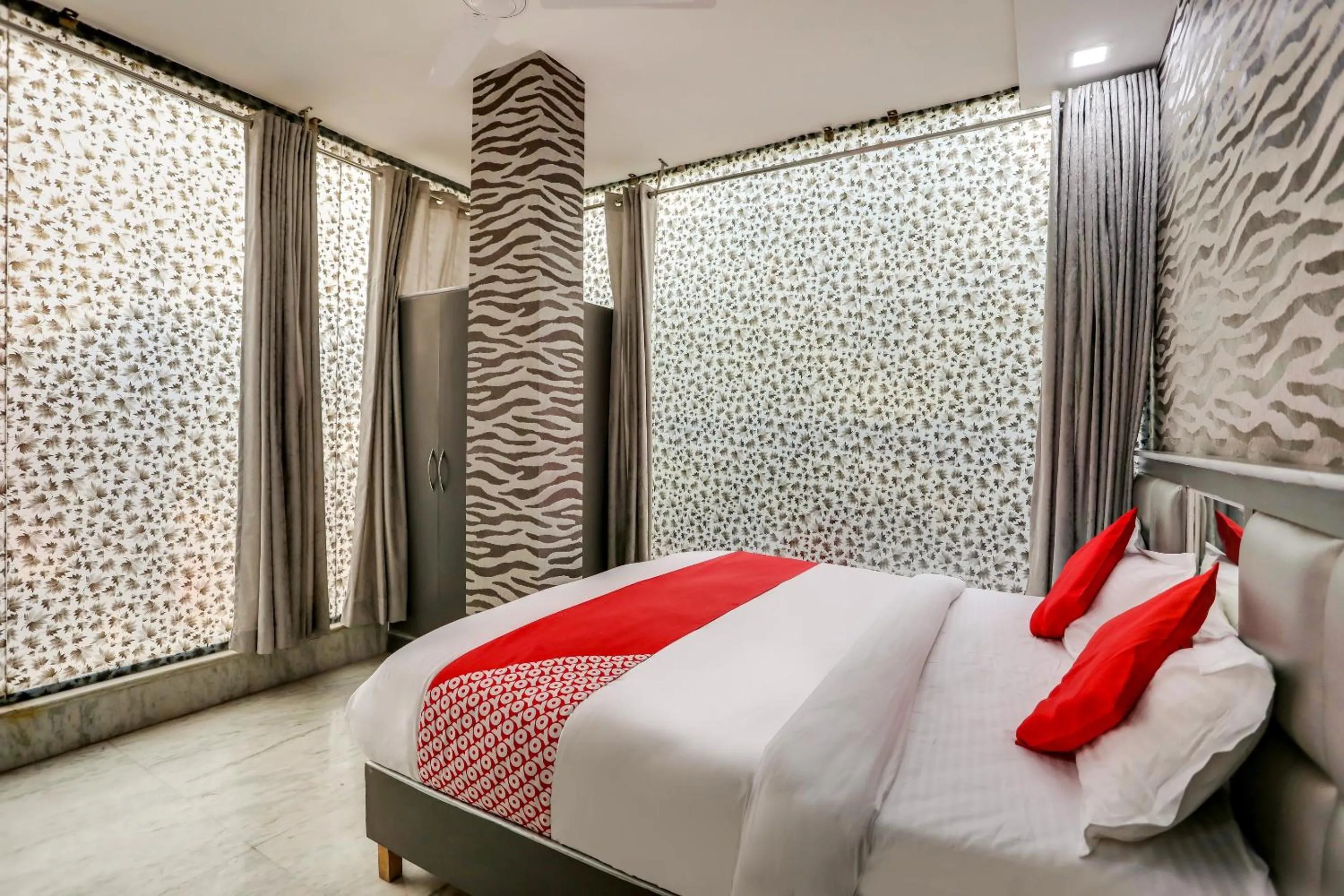 Bedroom, Bed in Hotel O Anshun Residency Near Mk Cinemas Rohini