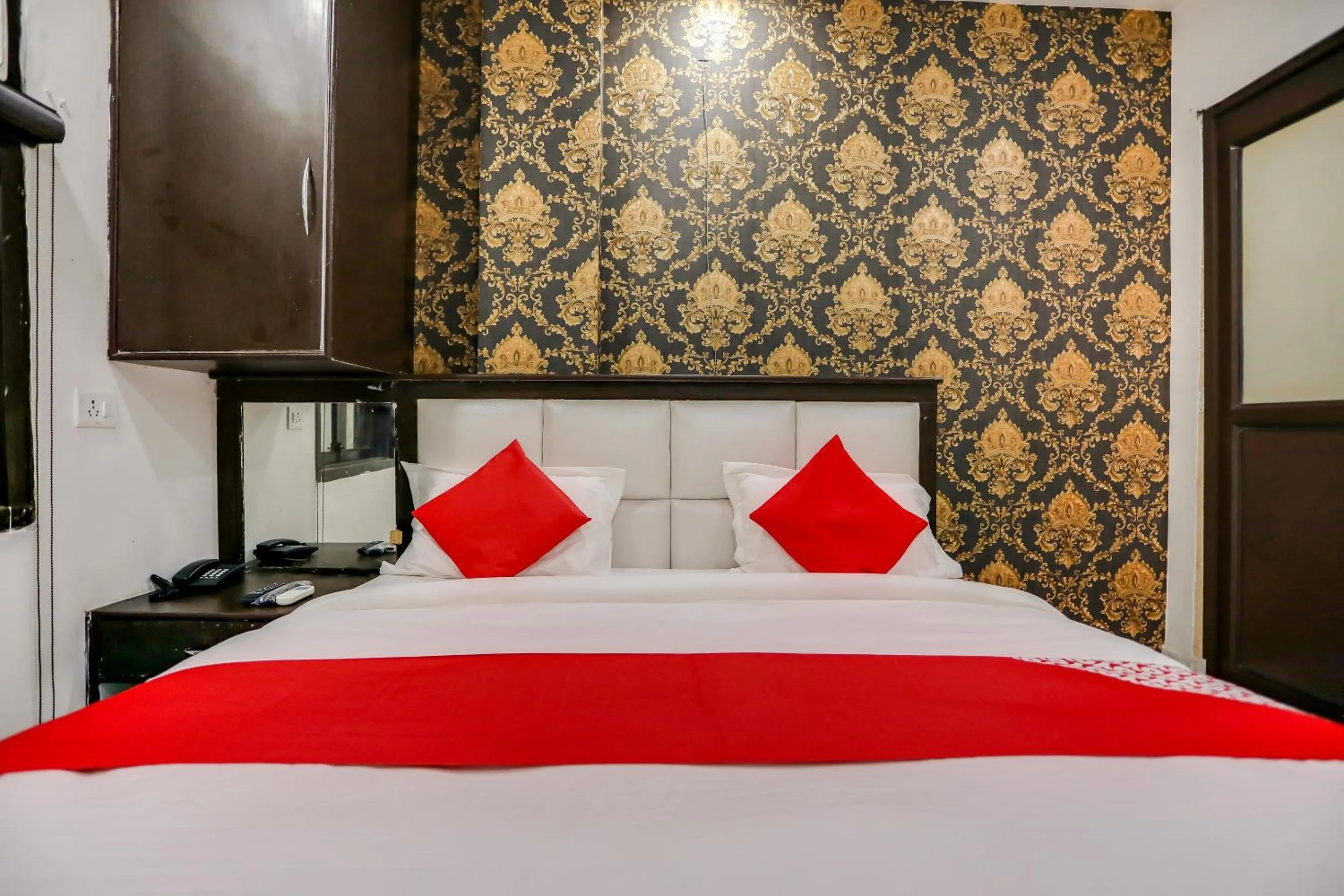 Bedroom, Bed in Hotel O Anshun Residency Near Mk Cinemas Rohini