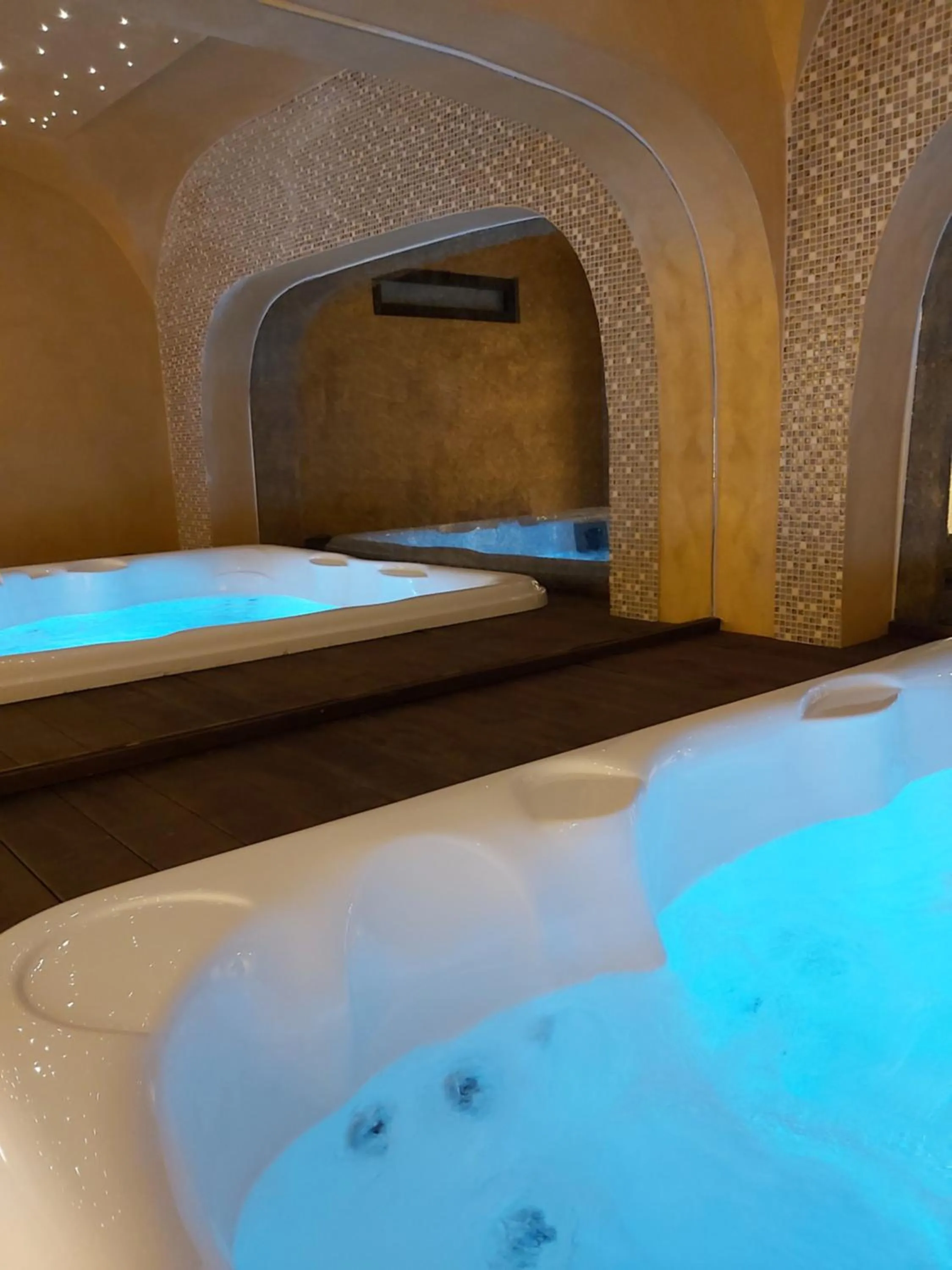 Hot Tub in Alexakis Hotel & Spa