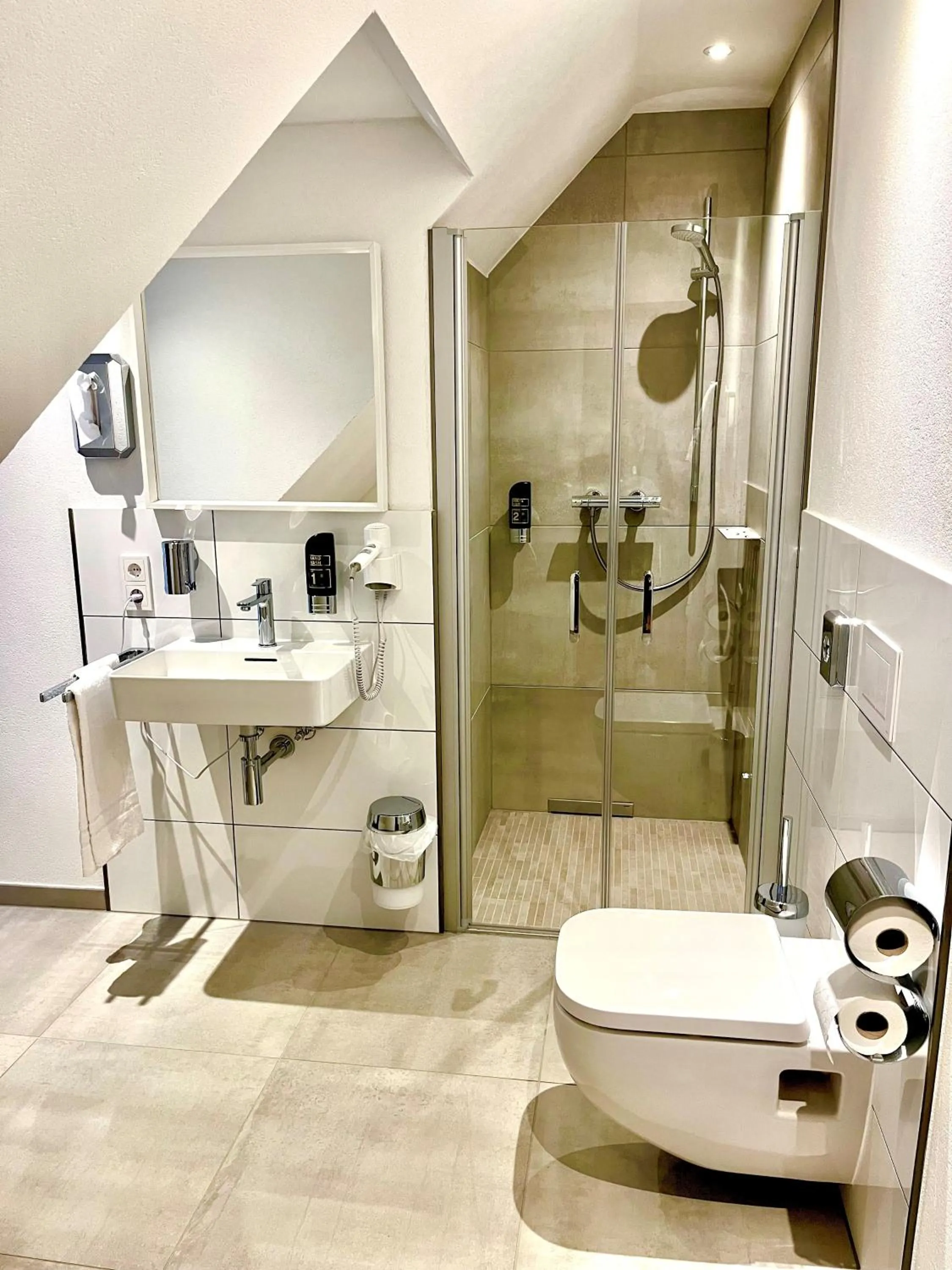 Bathroom in Landgasthof zur Burg Grenzau