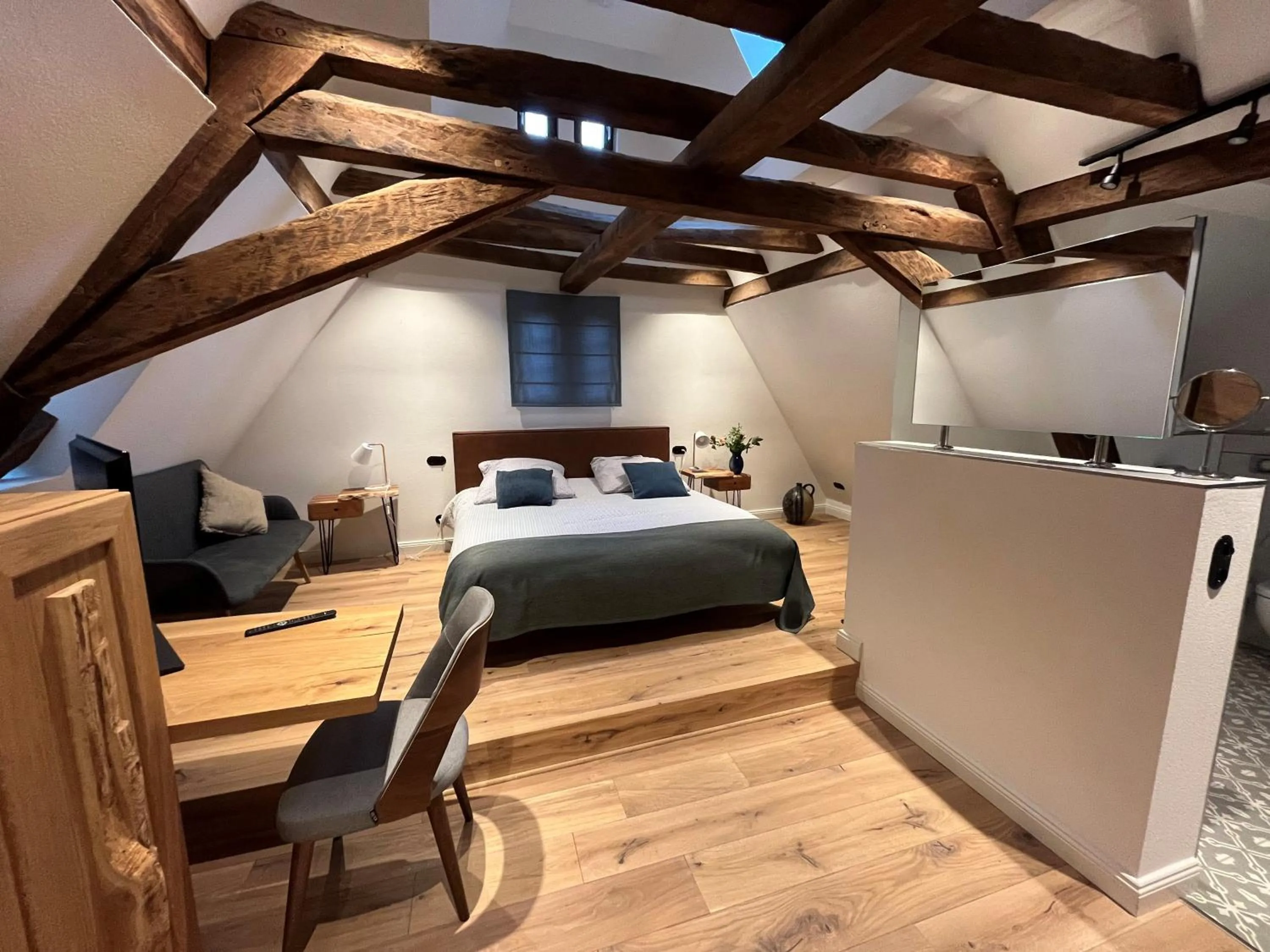 Photo of the whole room, Bed in Landgasthof zur Burg Grenzau