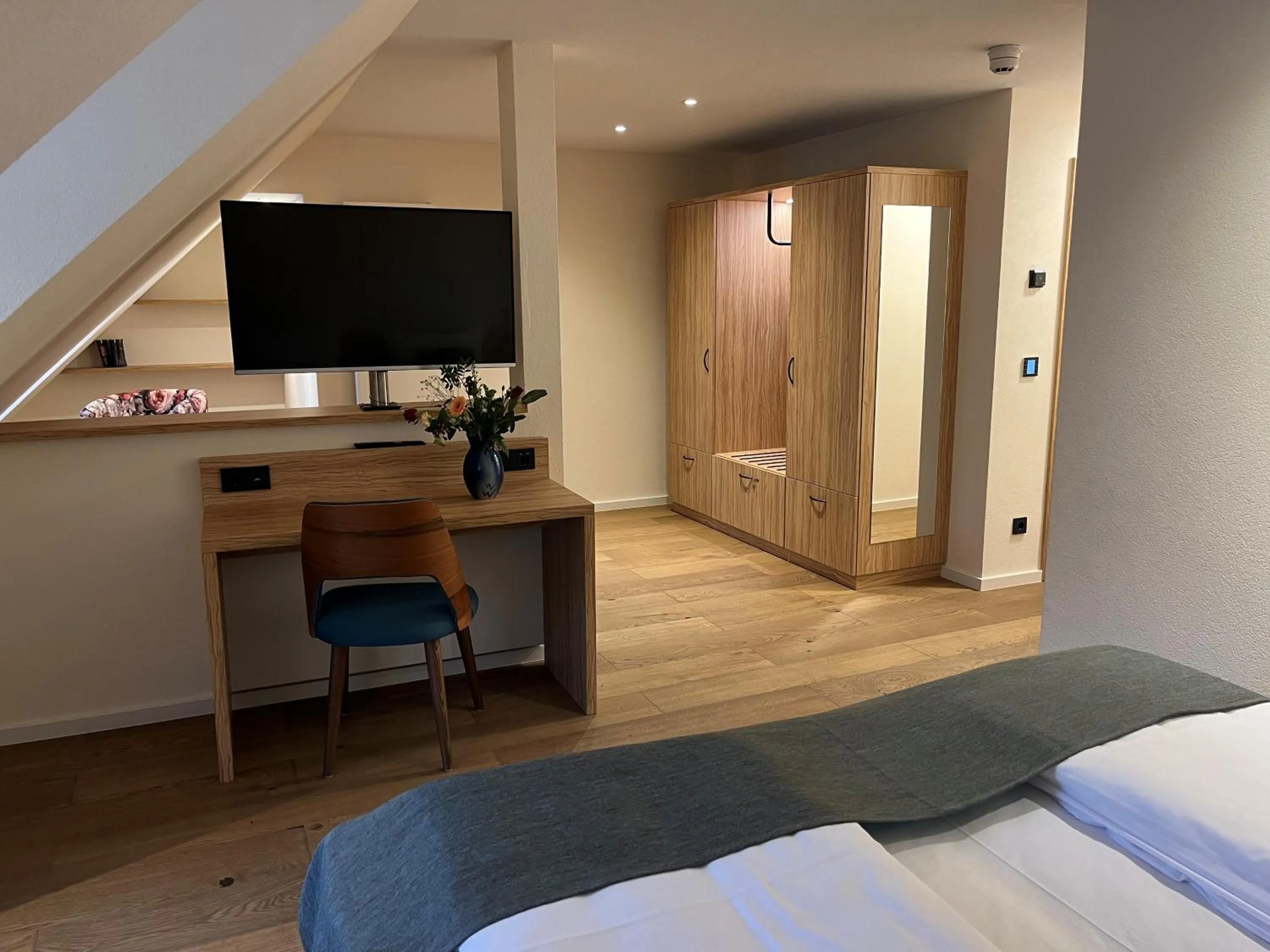 Photo of the whole room, Bed in Landgasthof zur Burg Grenzau