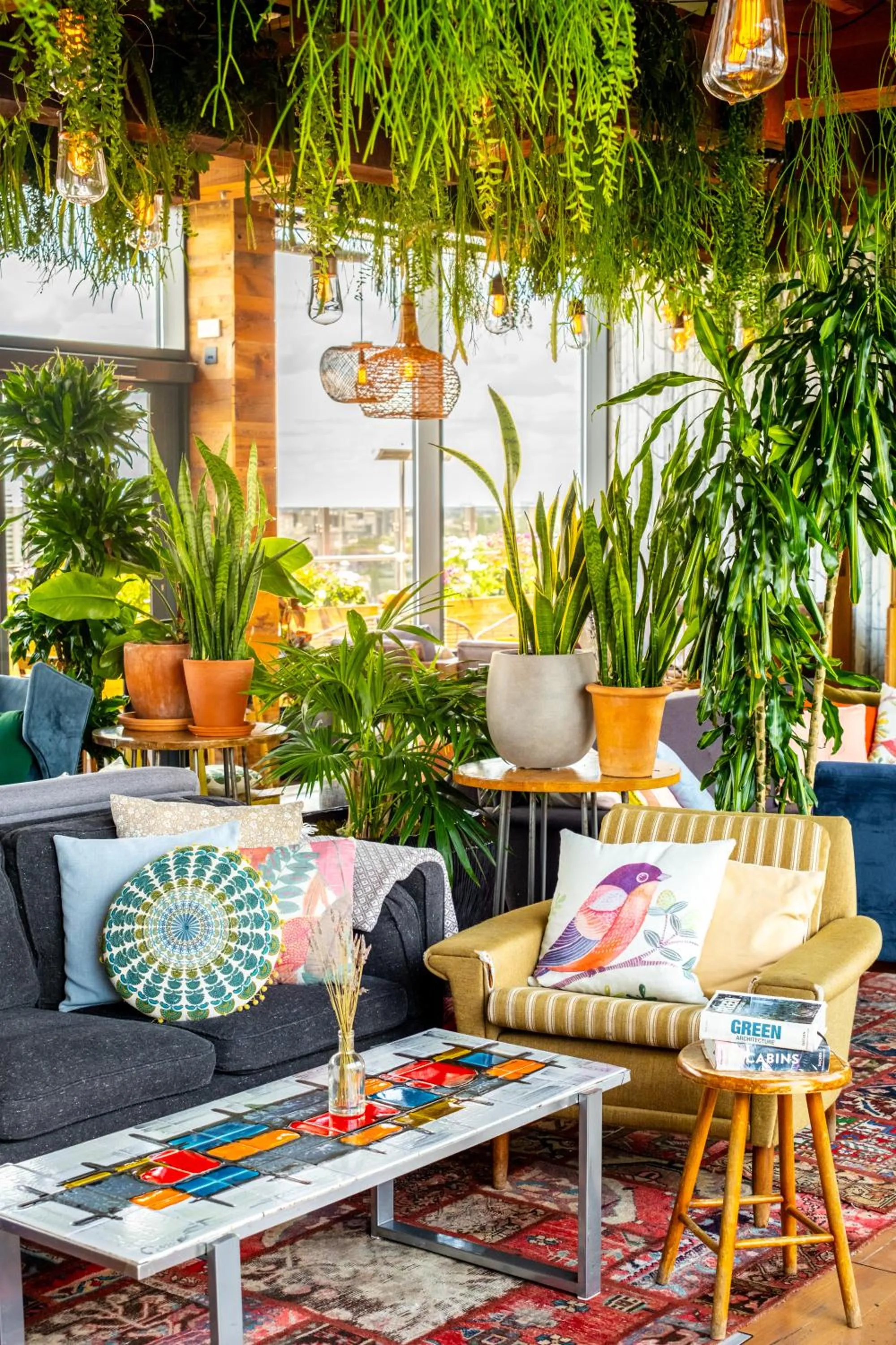 Lounge or bar in Treehouse Hotel London