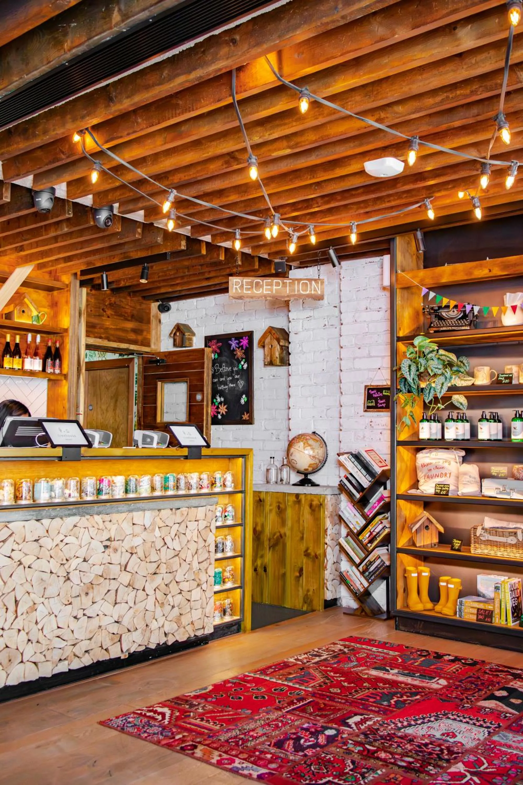 Lobby or reception in Treehouse Hotel London