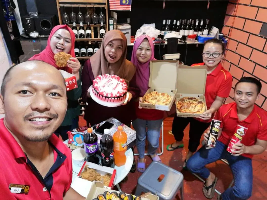 Staff in Lazy Cat Home At Gaya Street