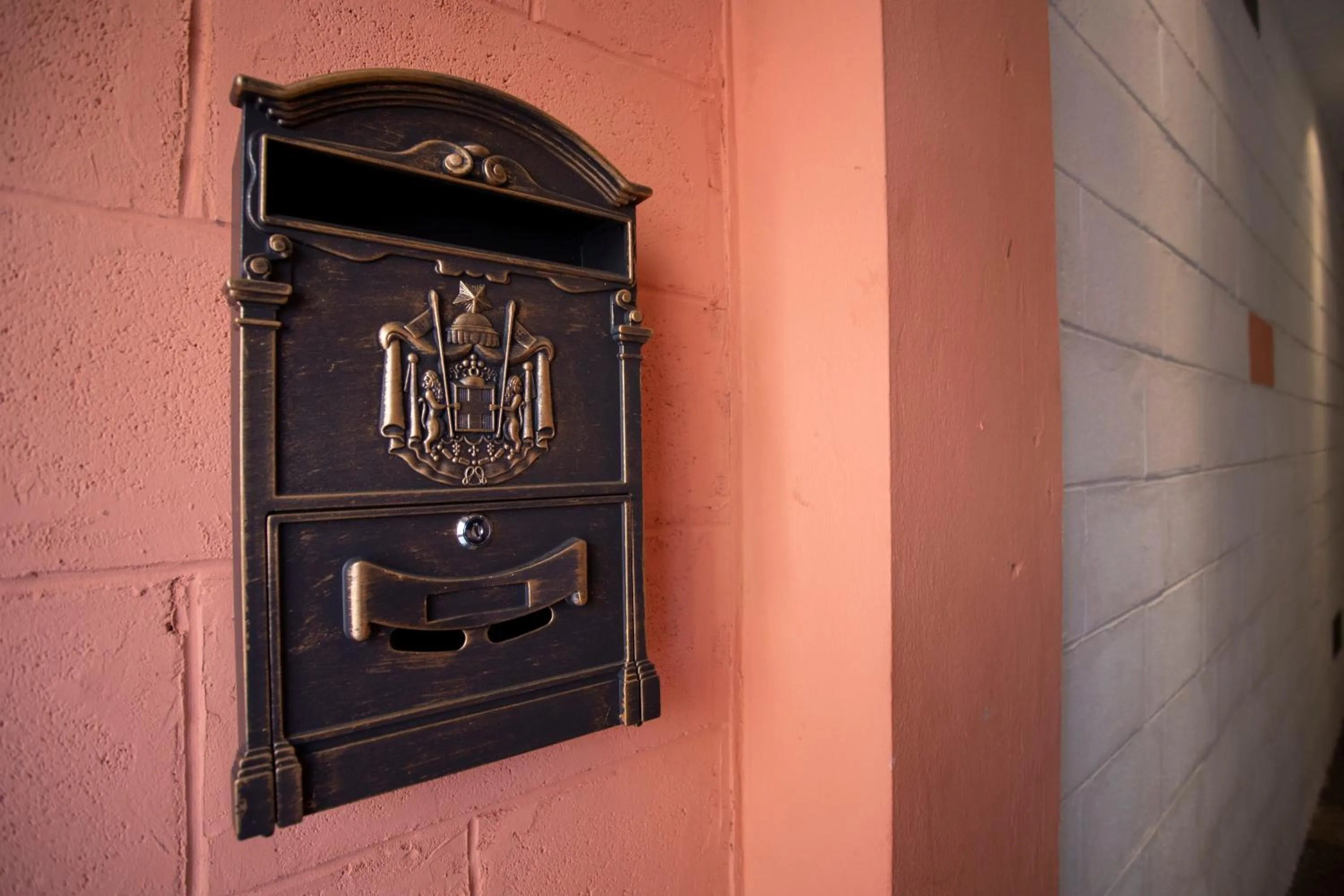 Property logo or sign in Lazy Cat Home At Gaya Street