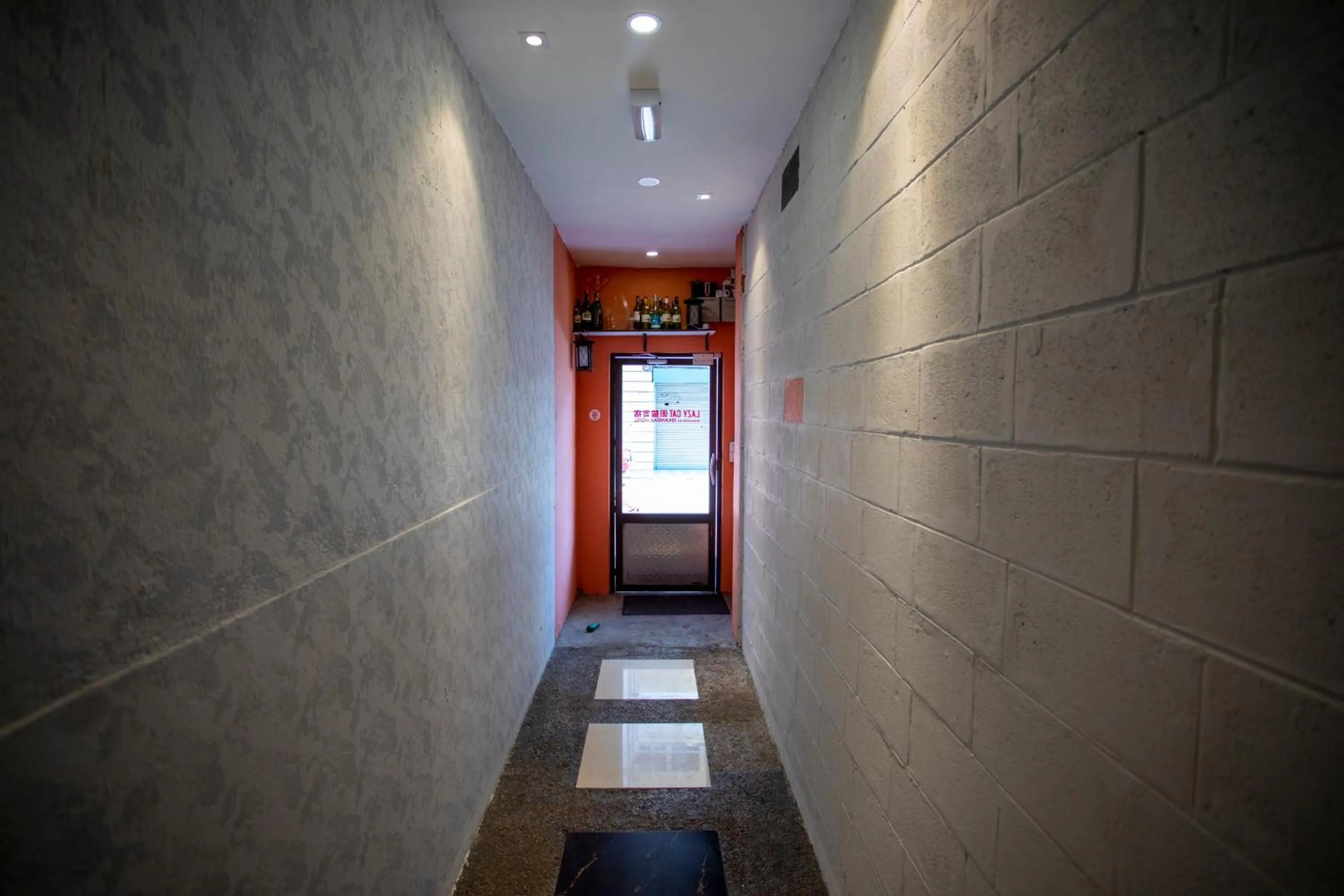 Facade/entrance in Lazy Cat Home At Gaya Street