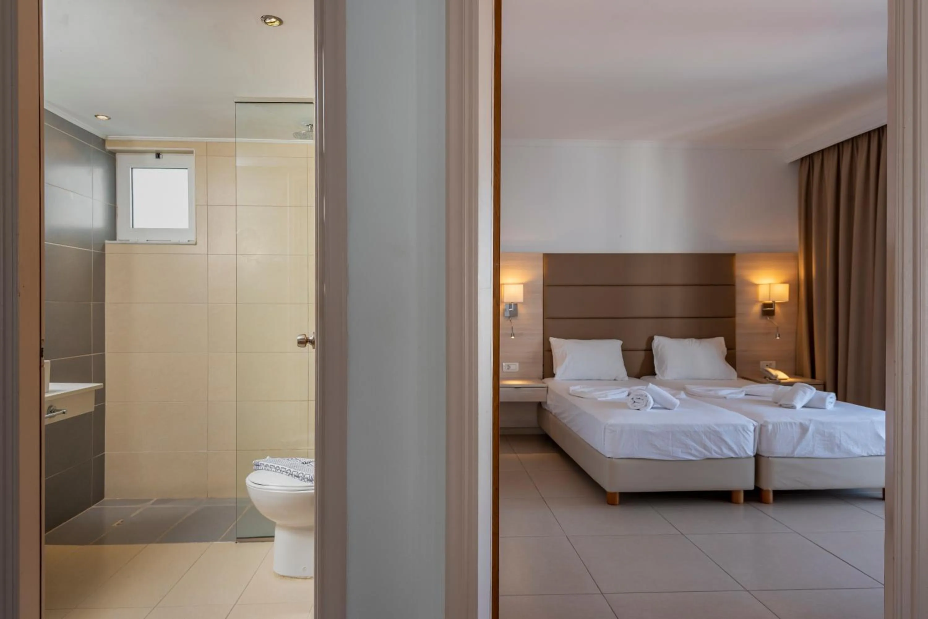 Bed, Bathroom in Aegean Blu Hotel & Apartments