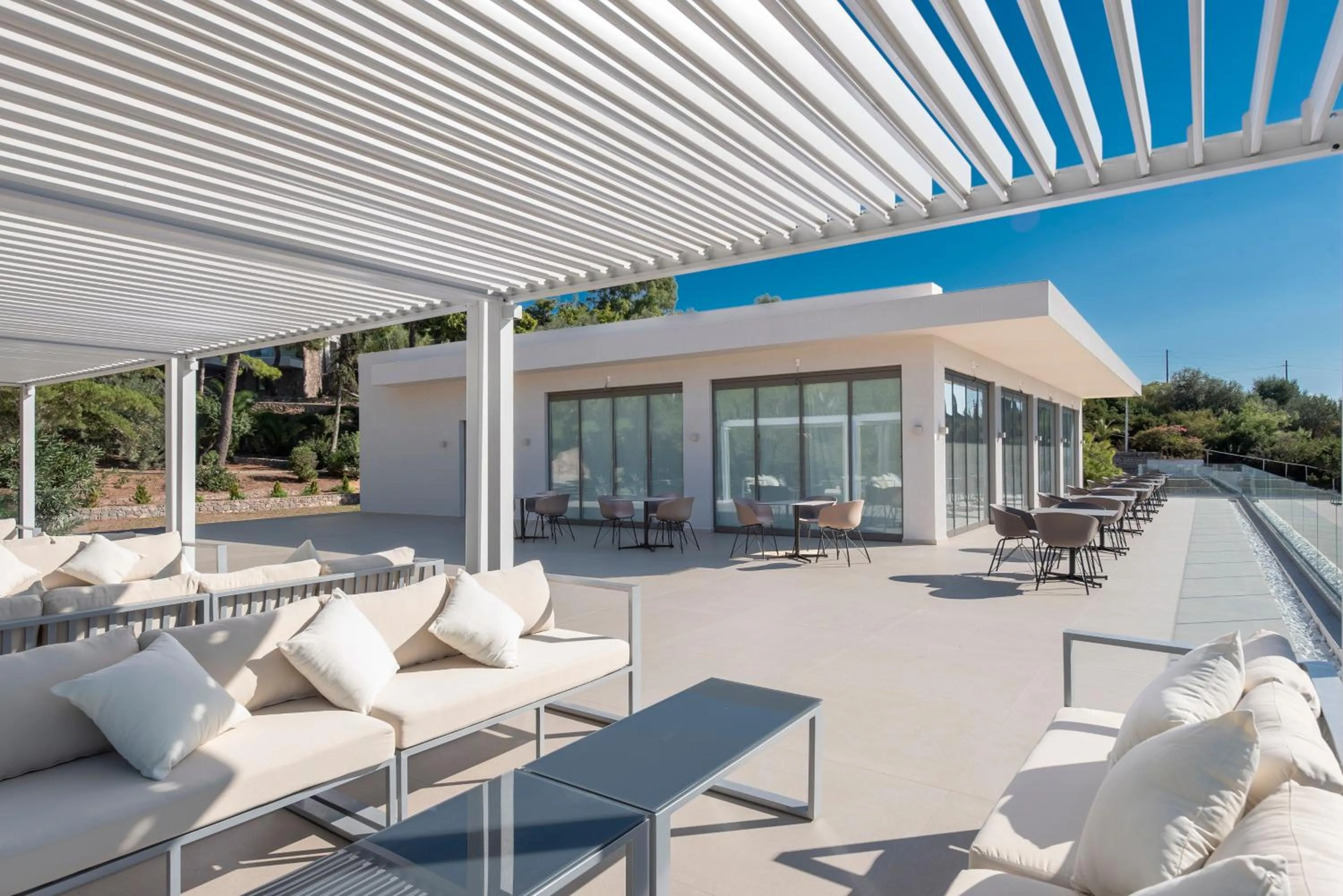 Lounge or bar in LaLiBay Resort & Spa - Adults Only