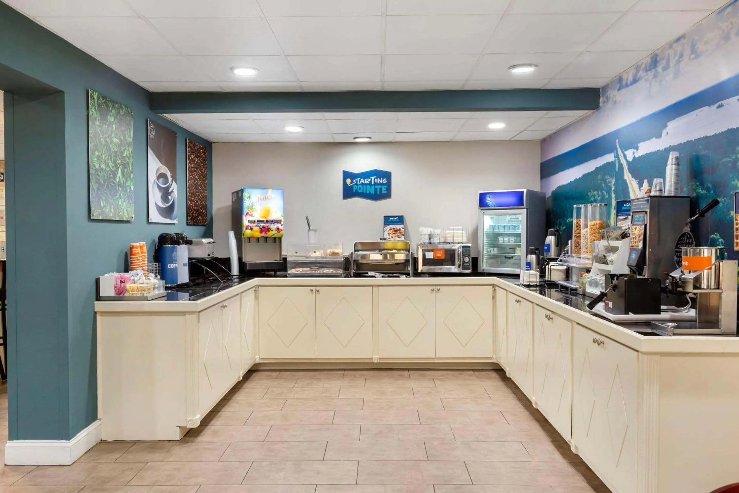 Breakfast in Clarion Pointe Durham Research Triangle Park