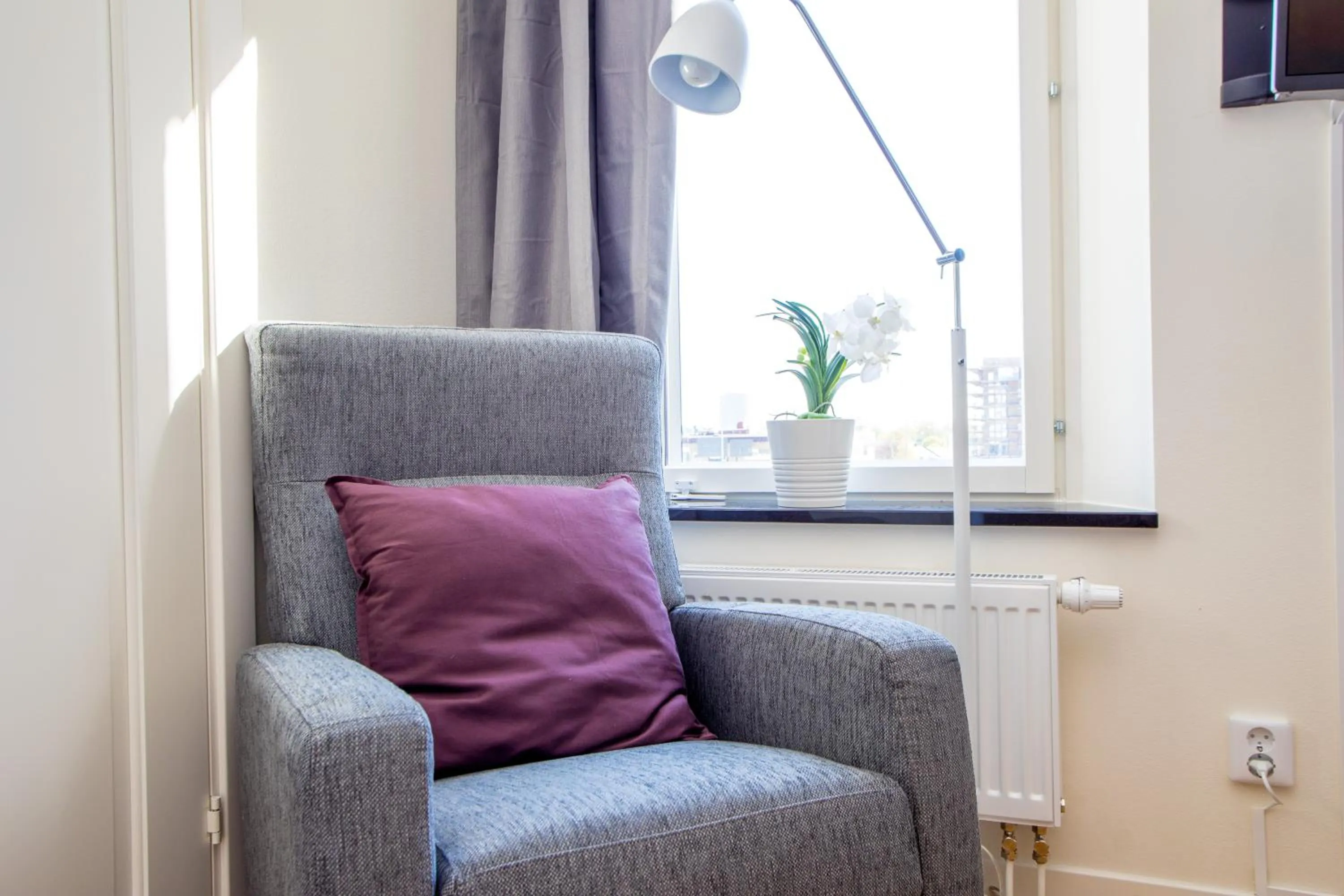 Seating area in ApartDirect Linköping Vasastaden