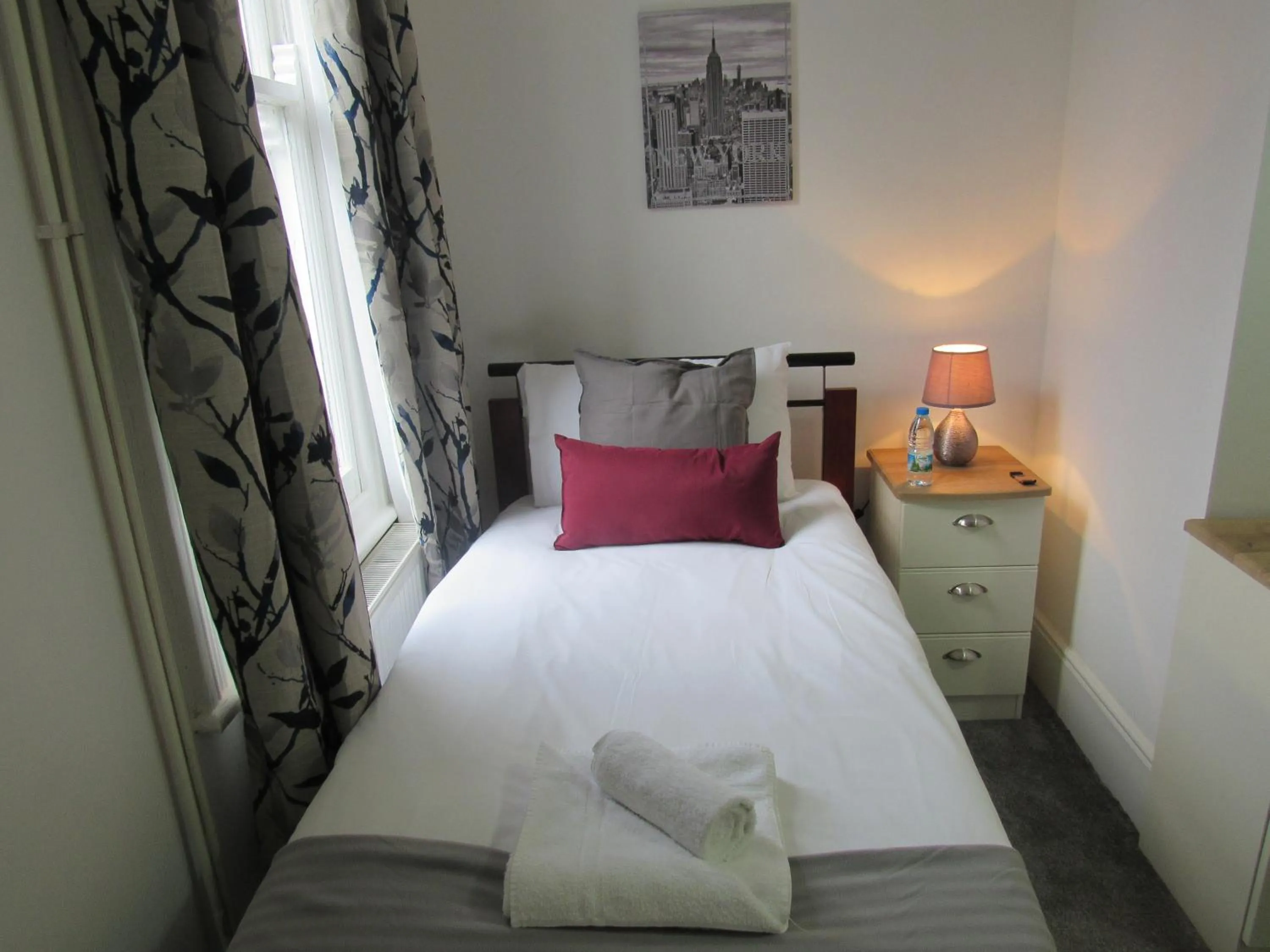 Bed in The Tas Suites - Tas Accommodations