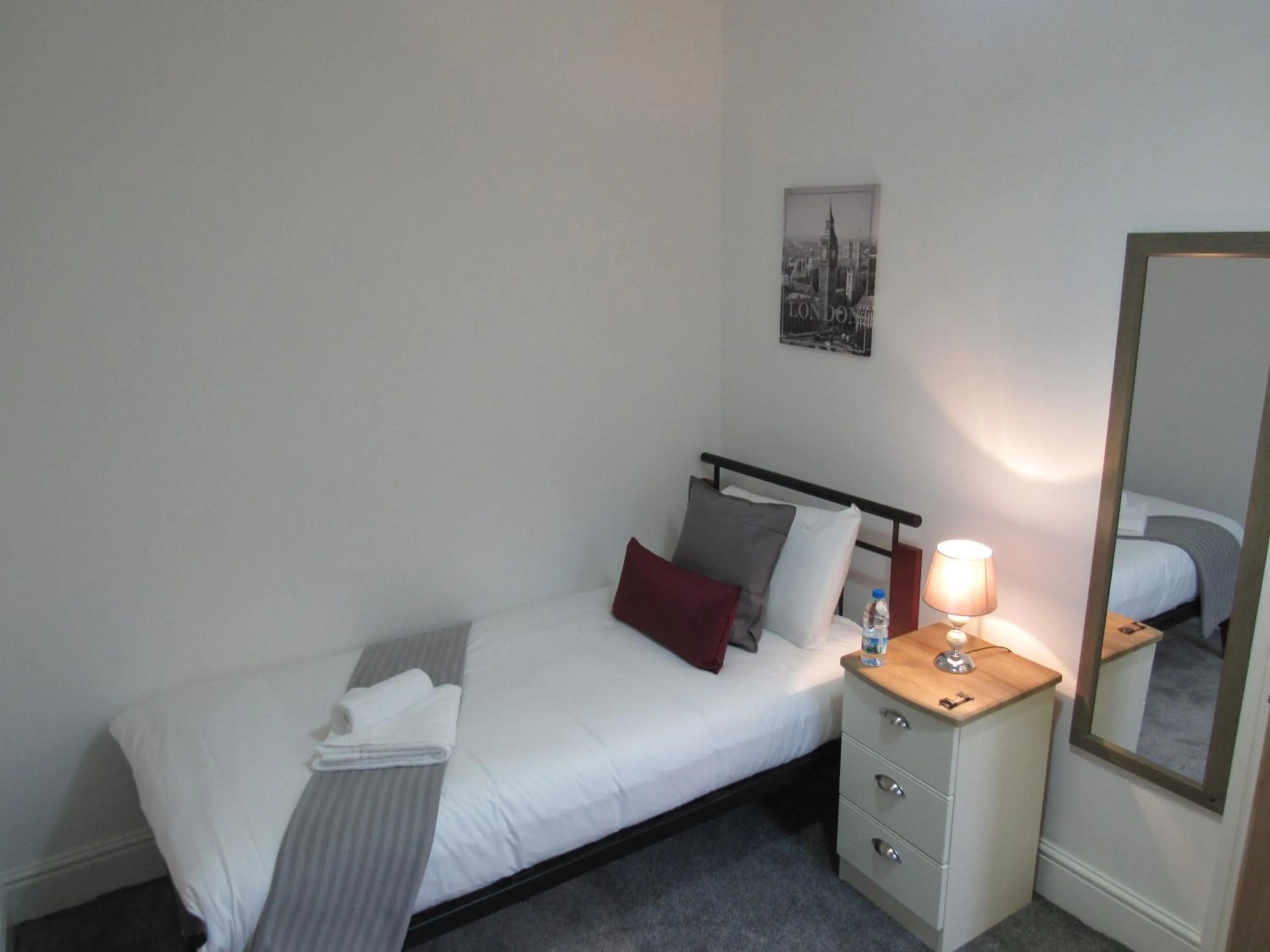 Bed in The Tas Suites - Tas Accommodations