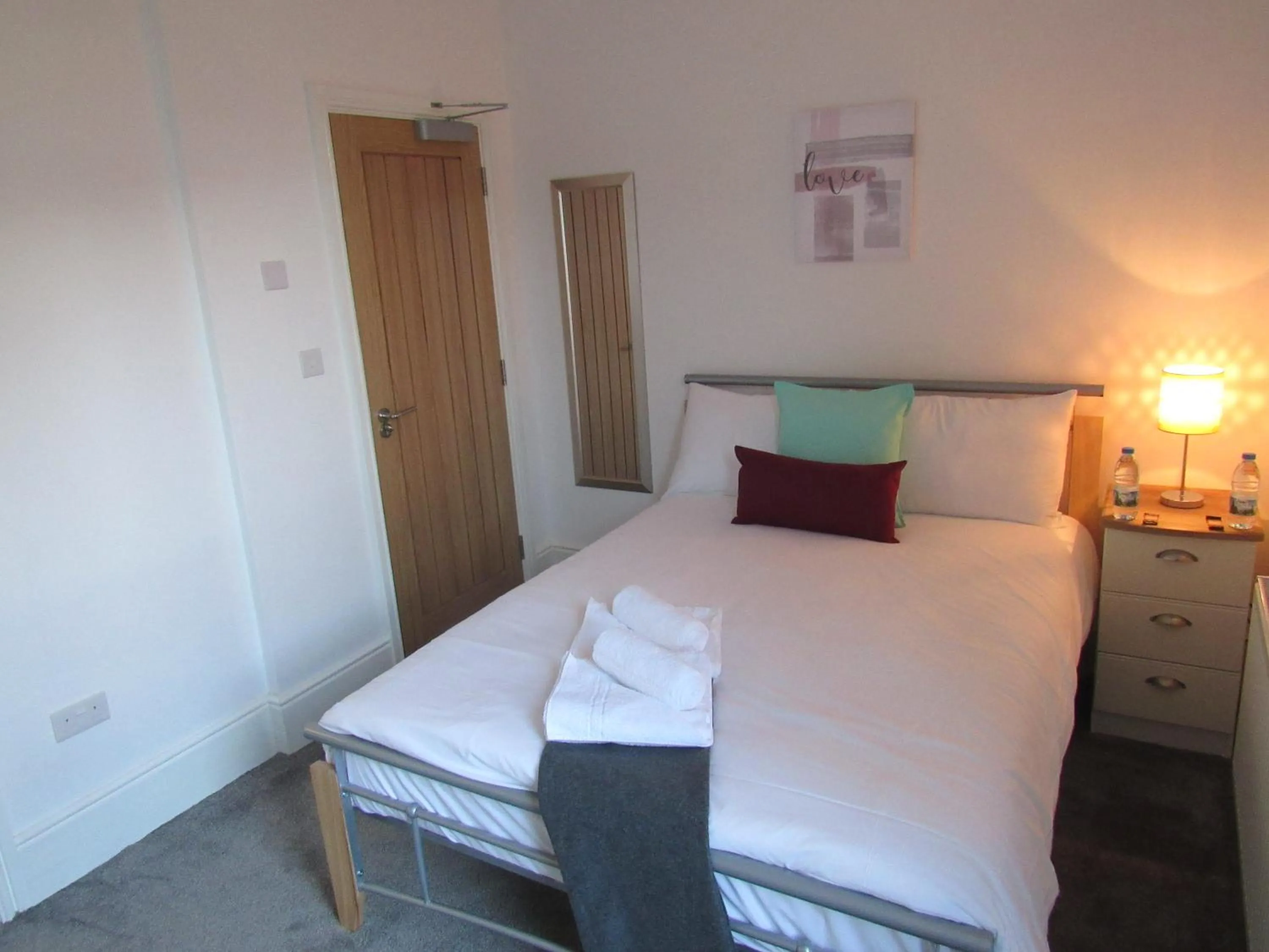 Bed in The Tas Suites - Tas Accommodations