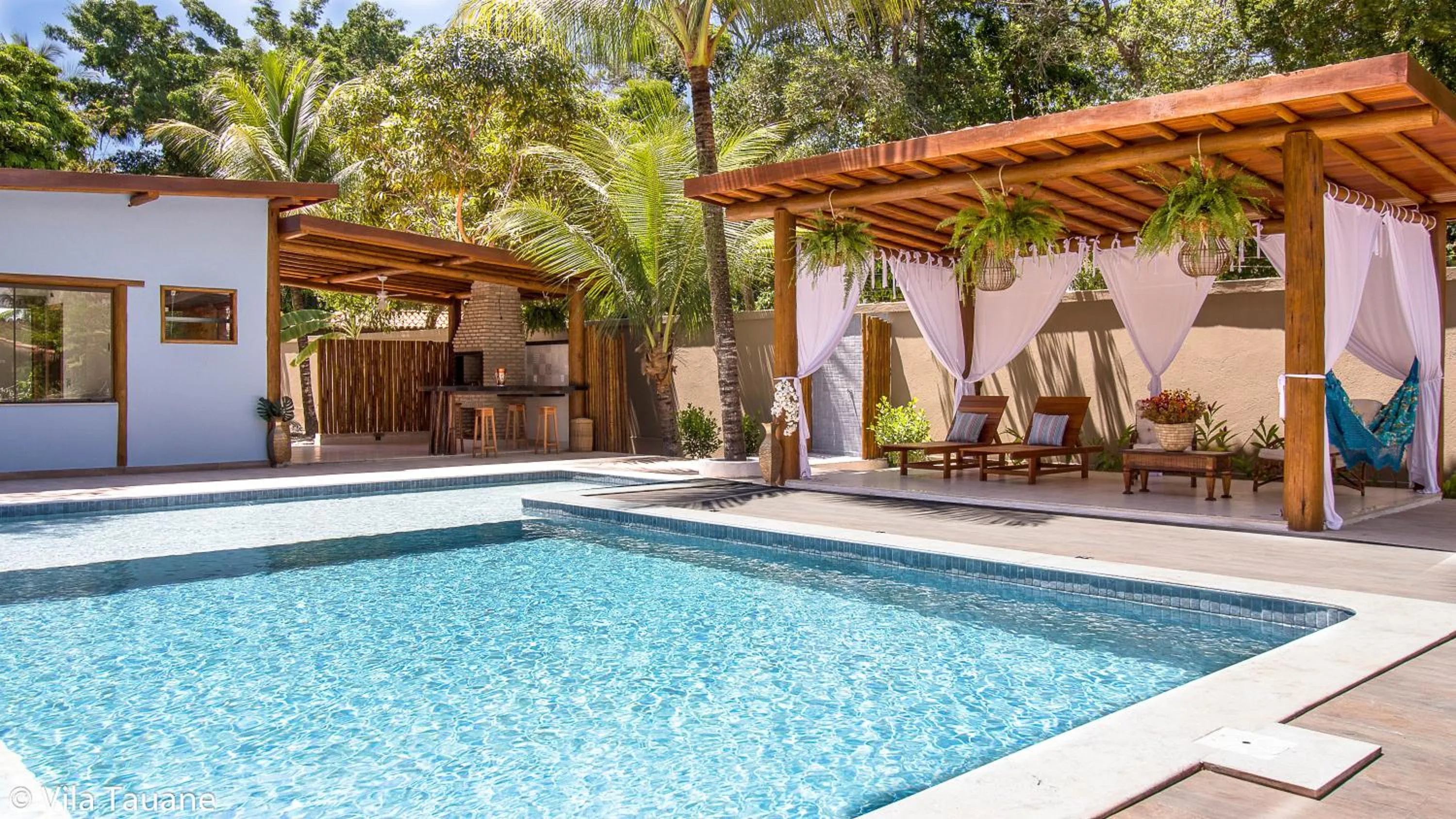 Swimming pool in Residencial Maria Pitanga